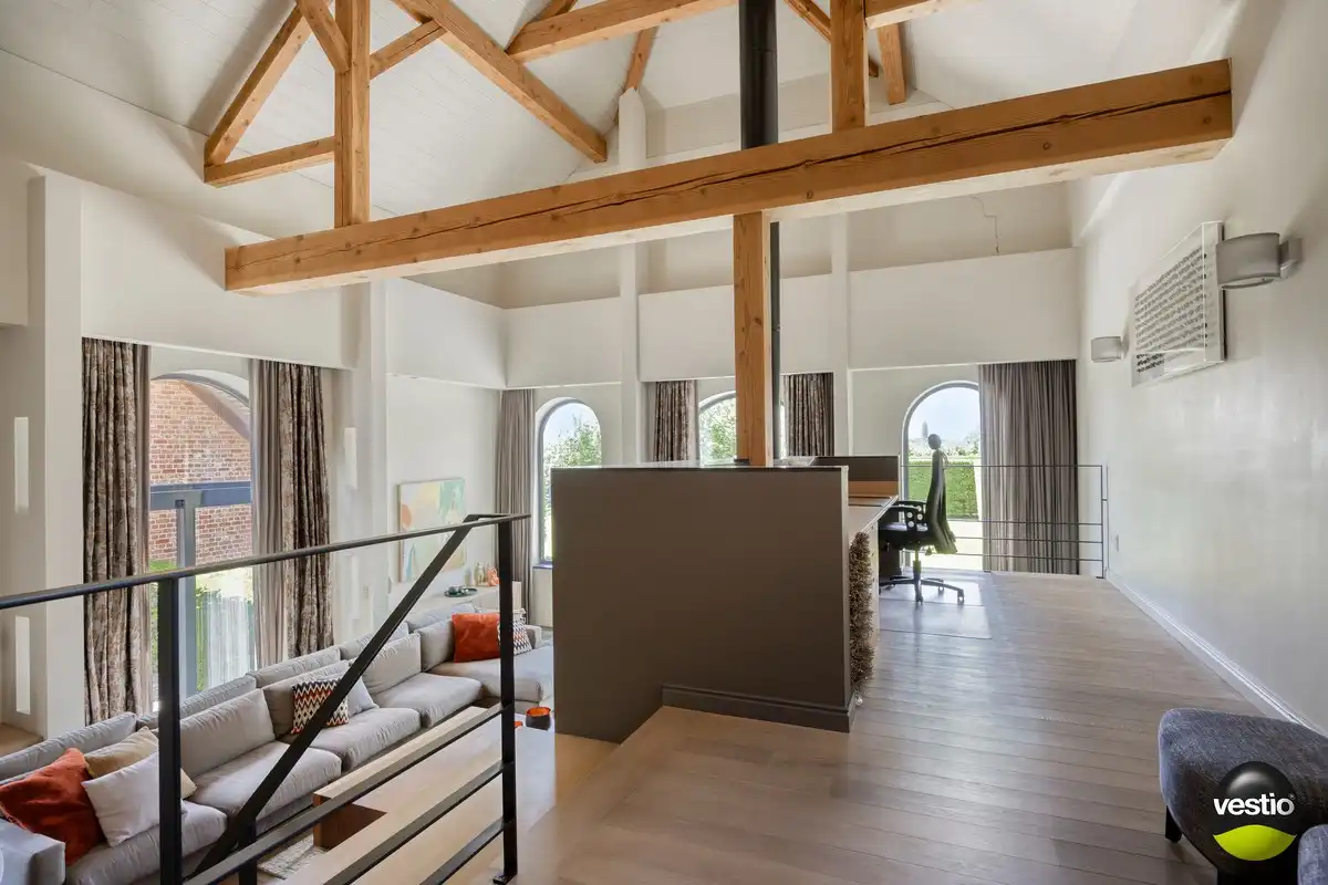 EXCLUSIEVE HOEVE MET MEERDERE WOONGEDEELTES, ATELIER, STALLING en AANPALENDE WEIDE OP CA. 1,6 HECTARE NABIJ DOMEIN NIEUWENHOVEN. foto 47