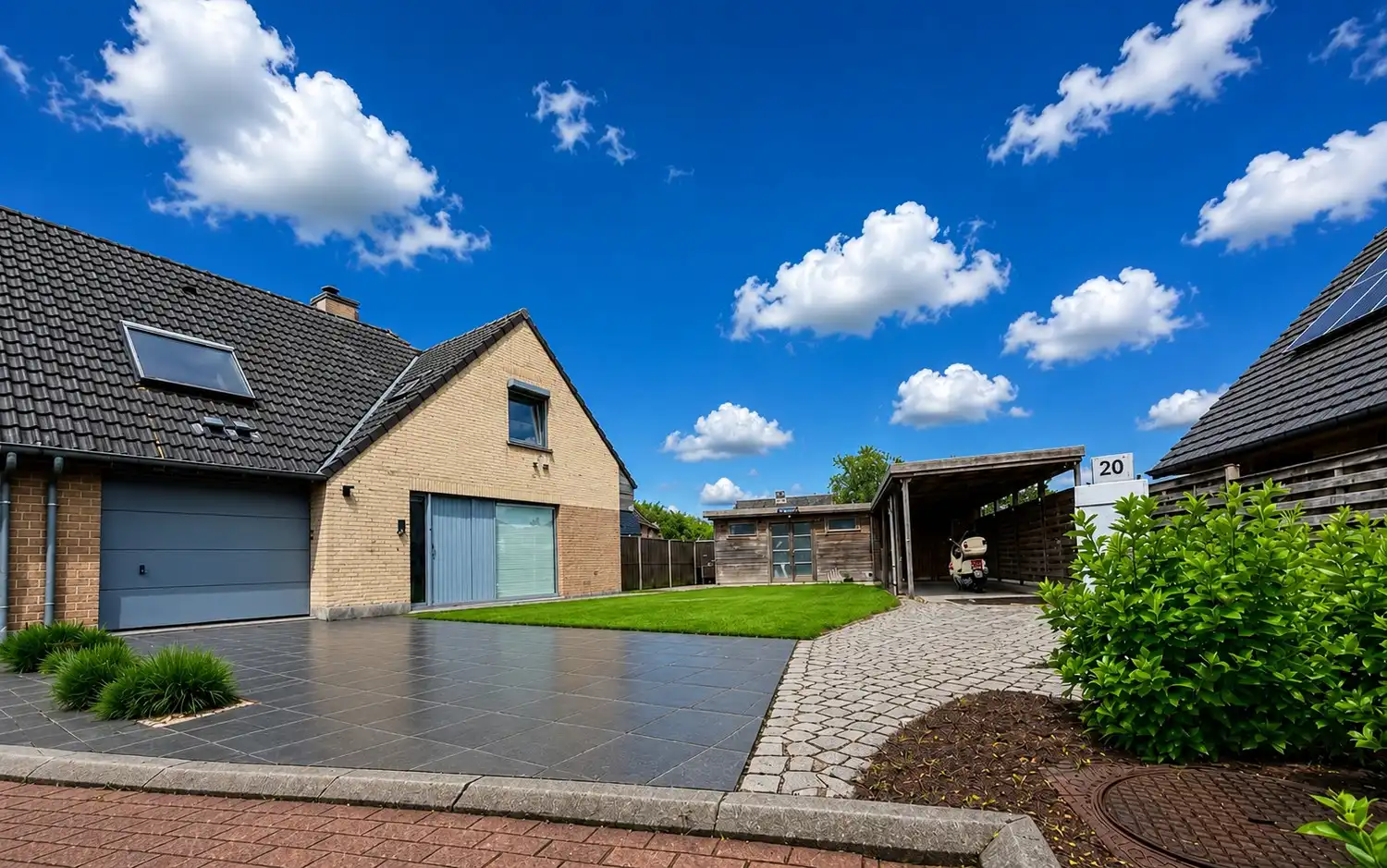 Energiezuinige woning met zonnig tuin (576 m²)! foto {{pictureIndex}}