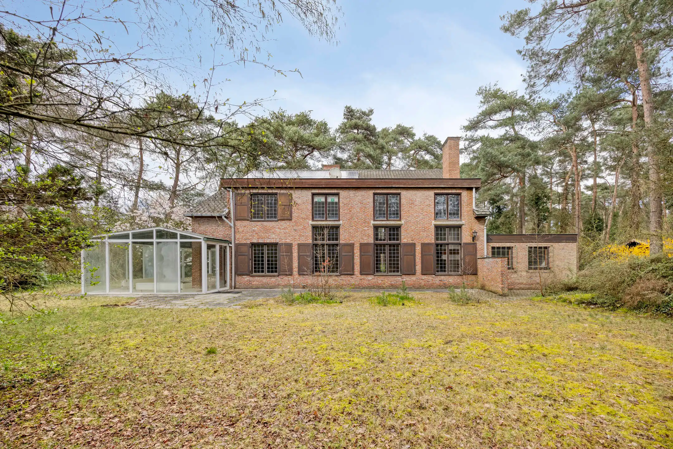 Uniek groen gelegen landhuis met eventuele praktijkruimte foto 4