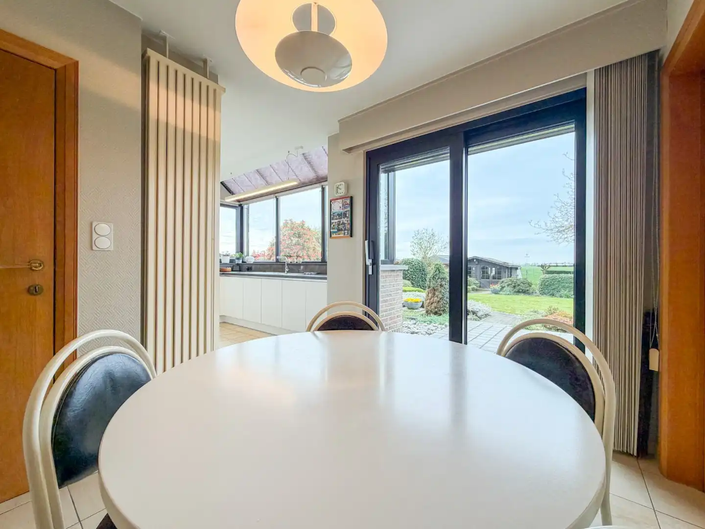 Villa op groot perceel met open zicht: 4 slaapkamers, 2 badkamers, grote tuin, topper te Torhout! foto 15