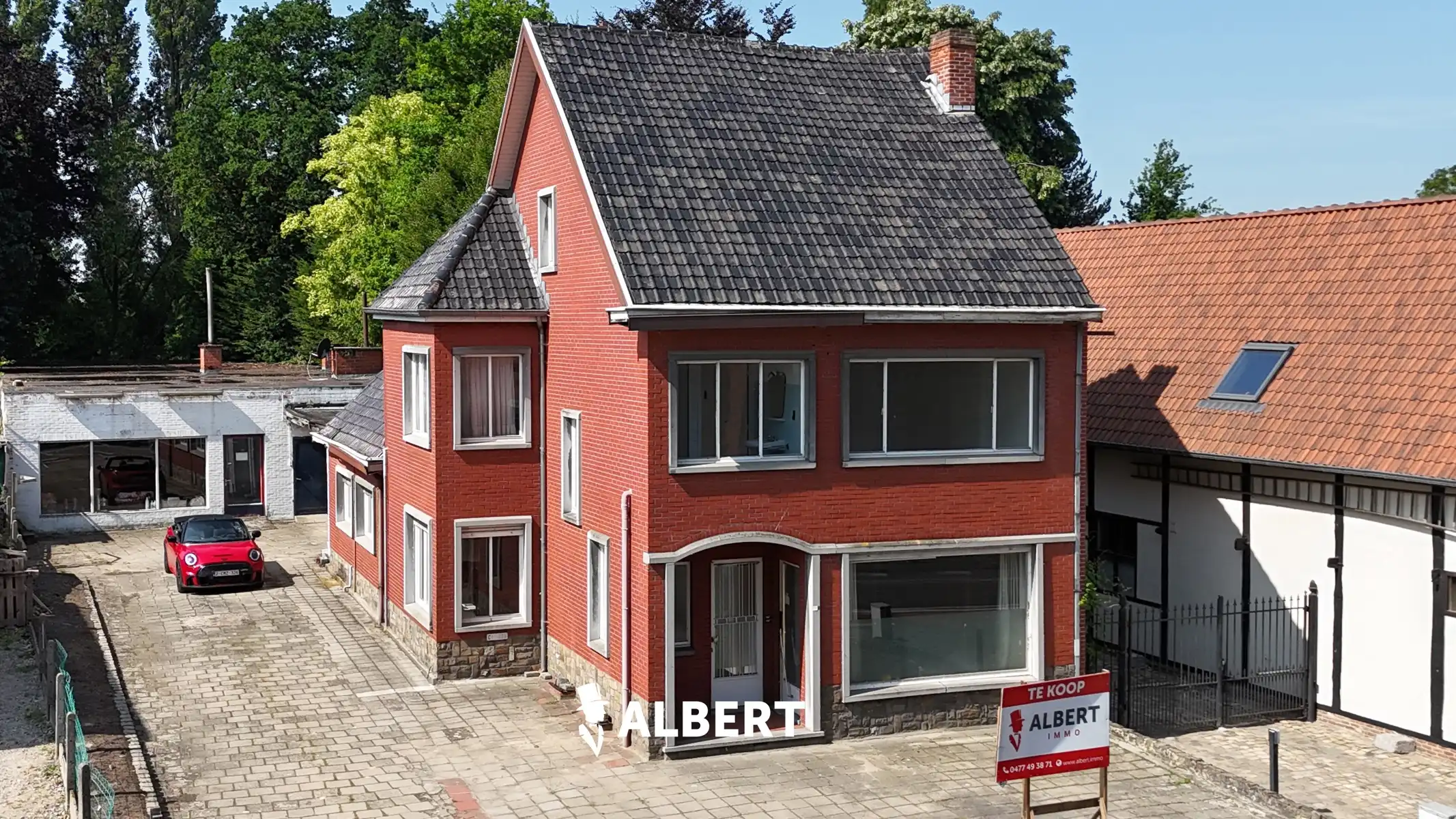 Hoofdfoto van de publicatie: Te renoveren woning met loods/opslagruimte van 357m² !