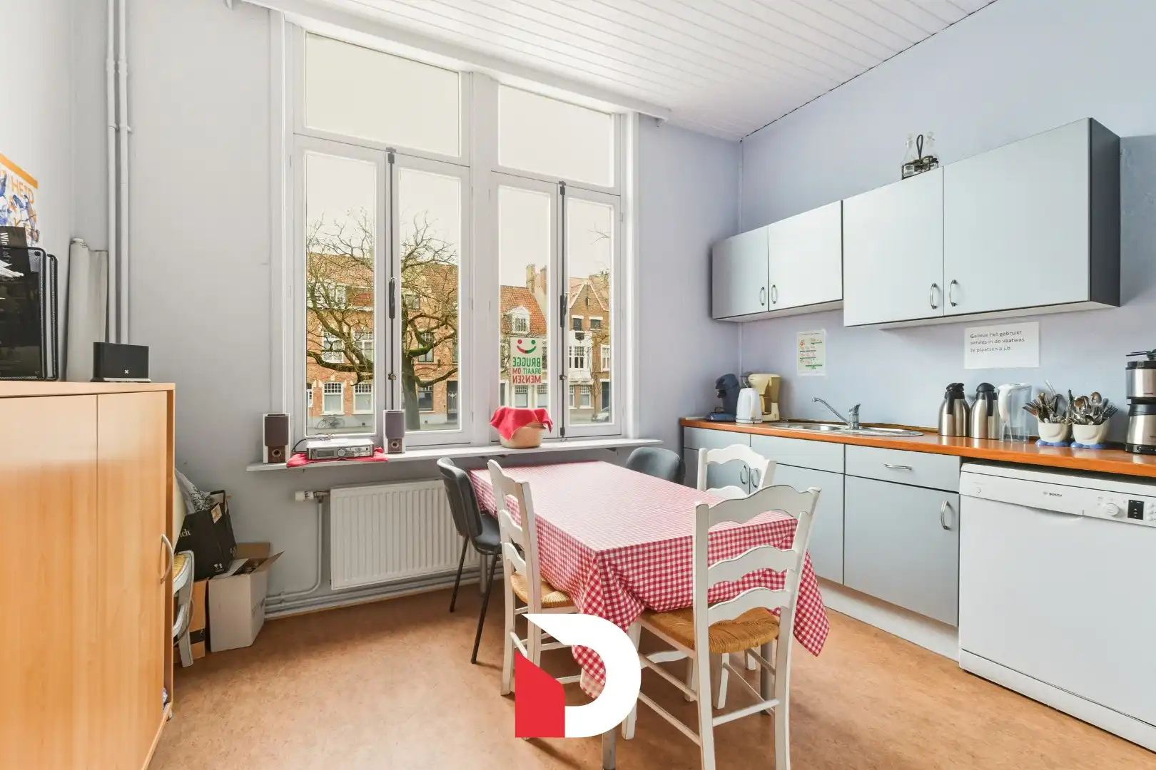 Karaktervolle woning met veel potentieel nabij centrum Brugge foto 6