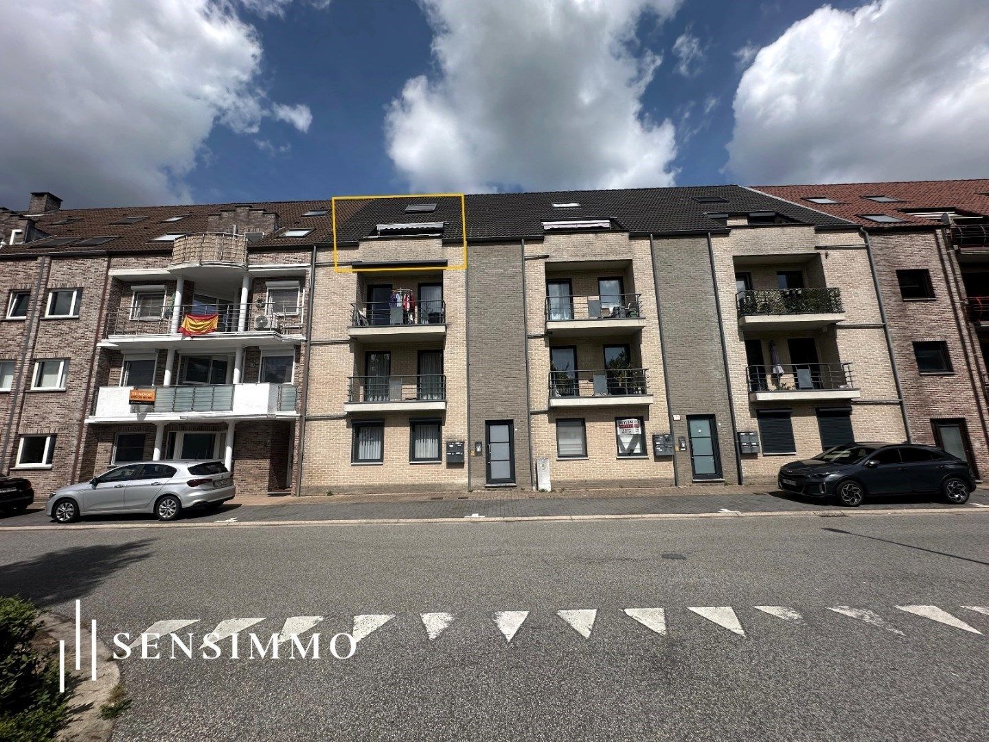 Ruim duplex appartement met terras in Genk foto {{pictureIndex}}