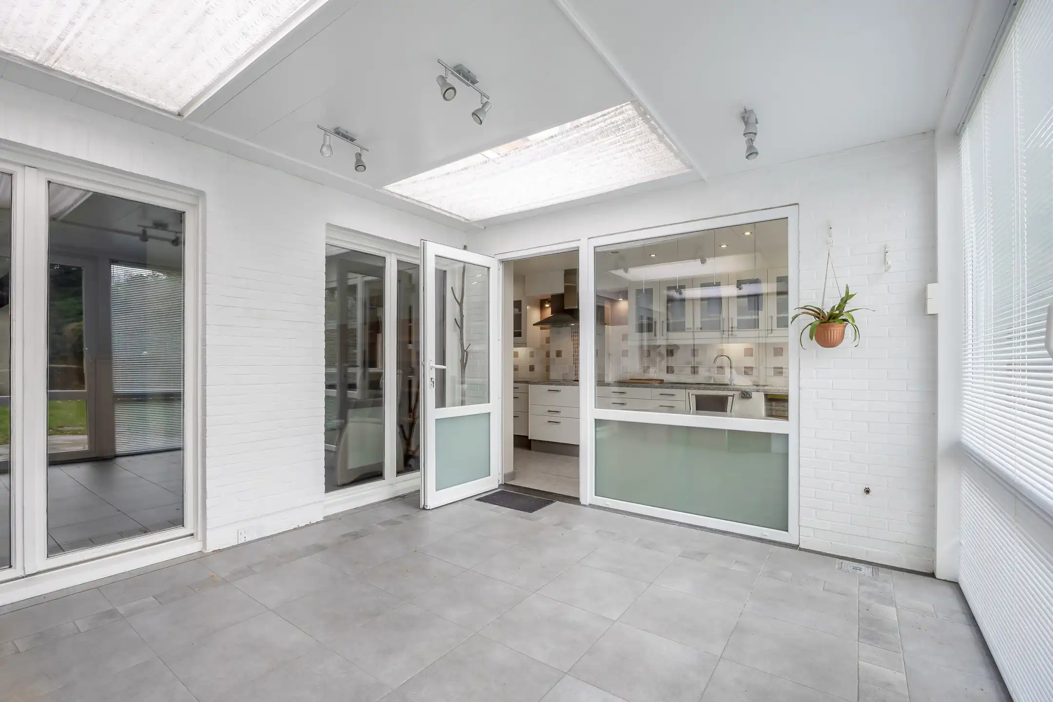 Ruime halfopen woning op zuidgericht perceel van 752 m² foto 13