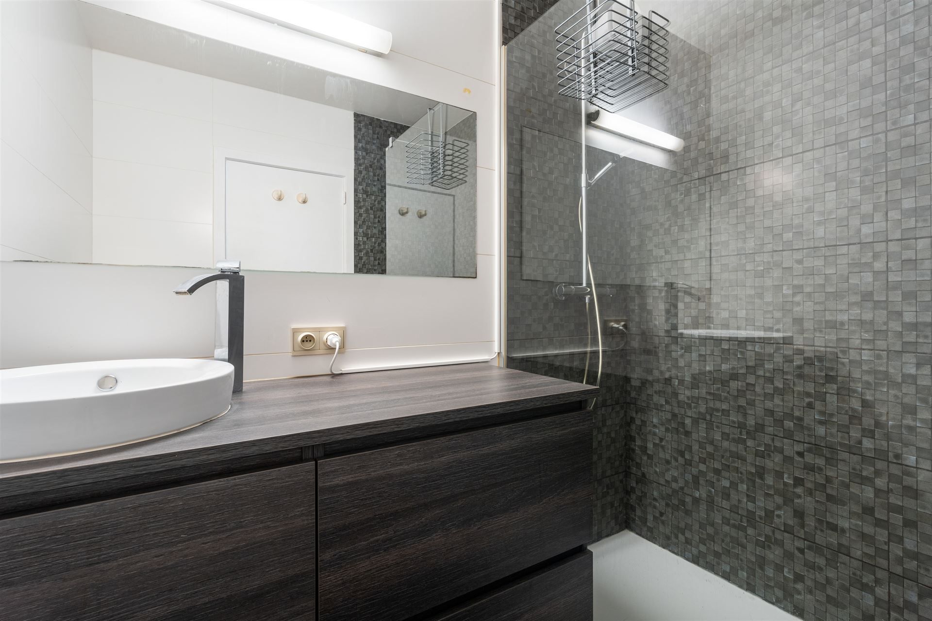 RECENT VERNIEUWD / 2 SLAAPKAMERS foto 9