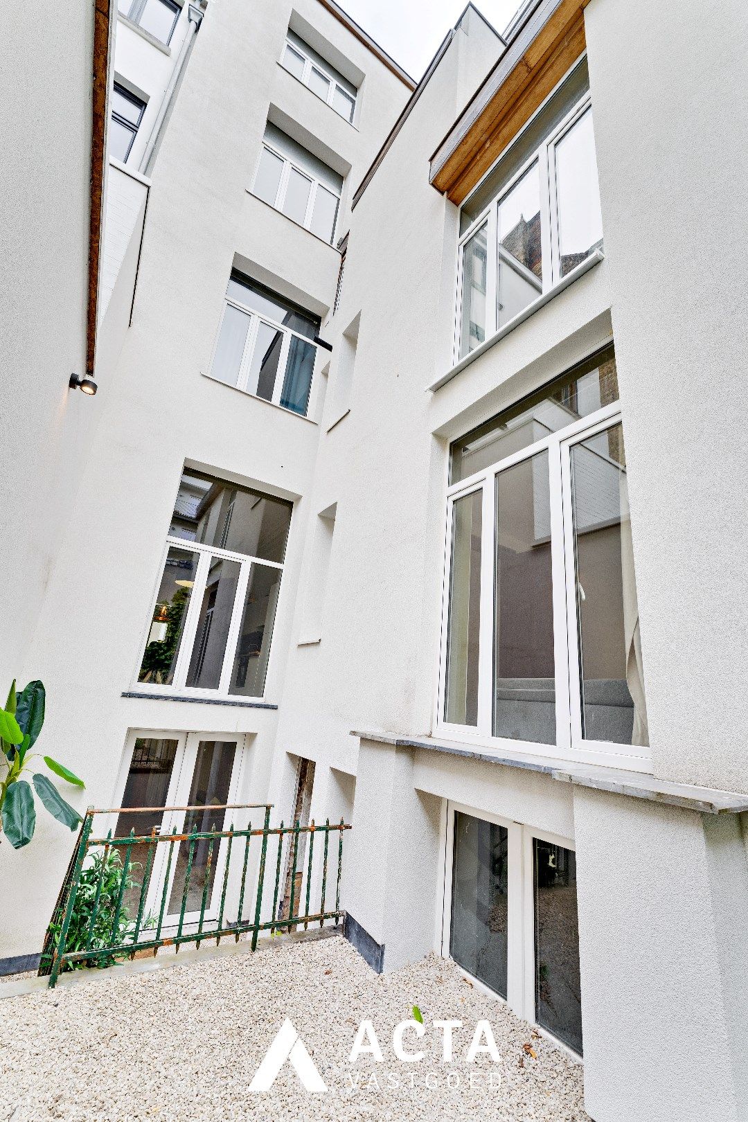 Gerenoveerde herenwoning met vier vergunde appartementen in hartje Oostende foto 15