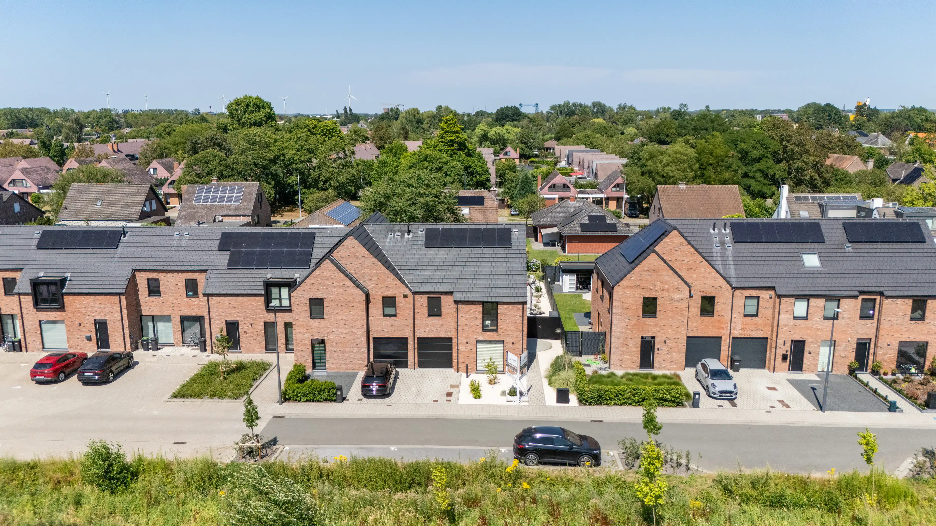 Instapklare 3-gevelwoning met luxe afwerking foto 32