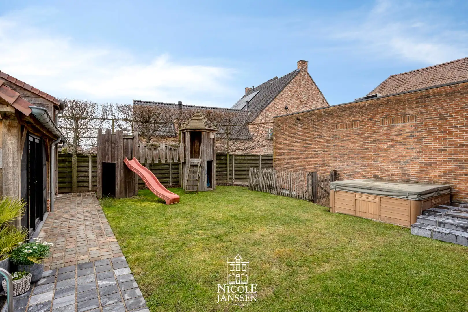 Ruime gezinswoning foto 40