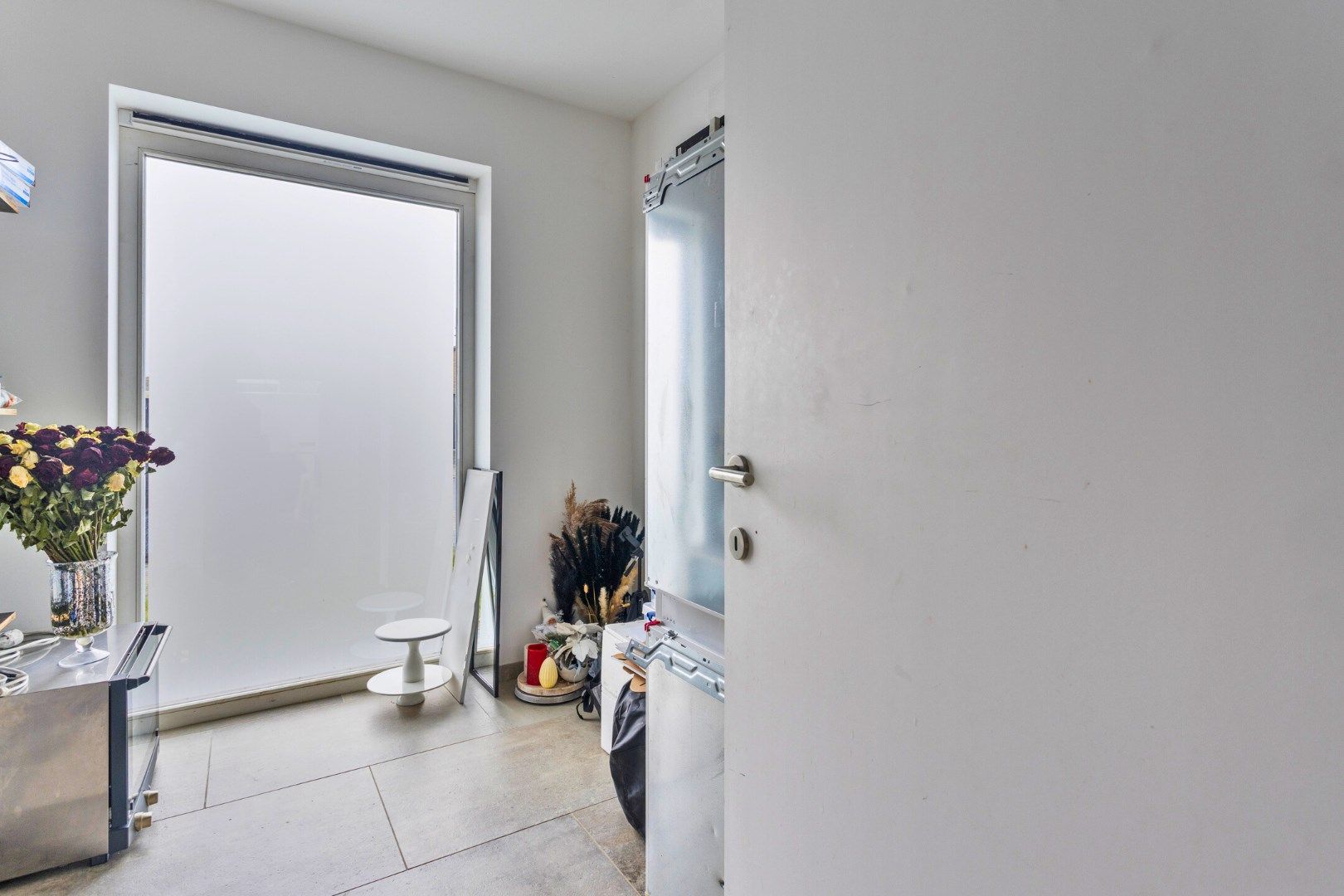 Ruime nieuwbouw met home-office, 3 slaapkamers, tuin met uitweg & garage. foto 12