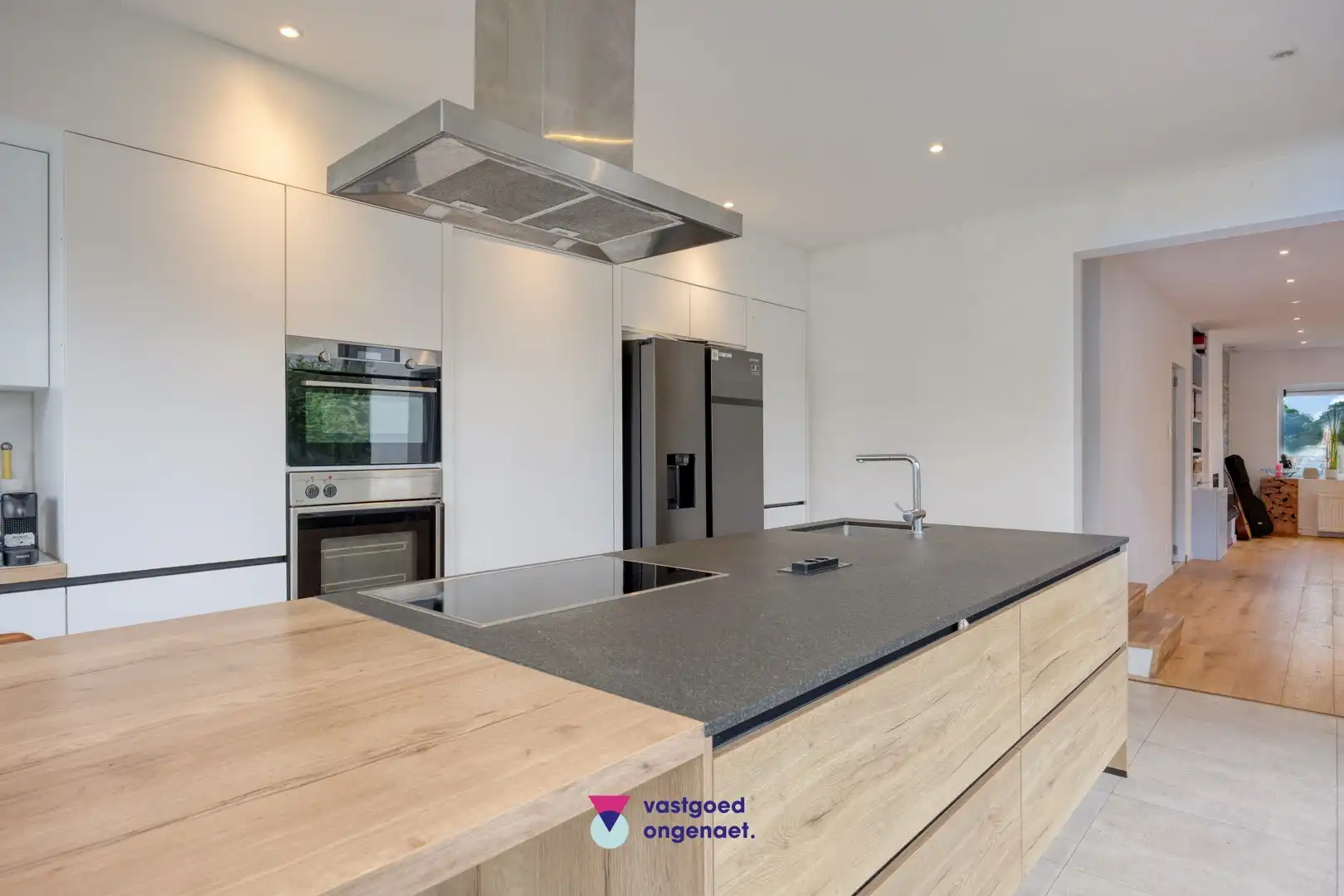 Instapklare, gerenoveerde open bebouwing op toplocatie in Oostakker foto 6