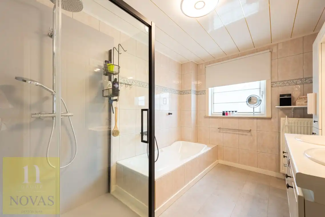 Op heel geliefde locatie, 3 - 4 slaapkamers, zonnepanelen, perceel 10are50ca foto 20