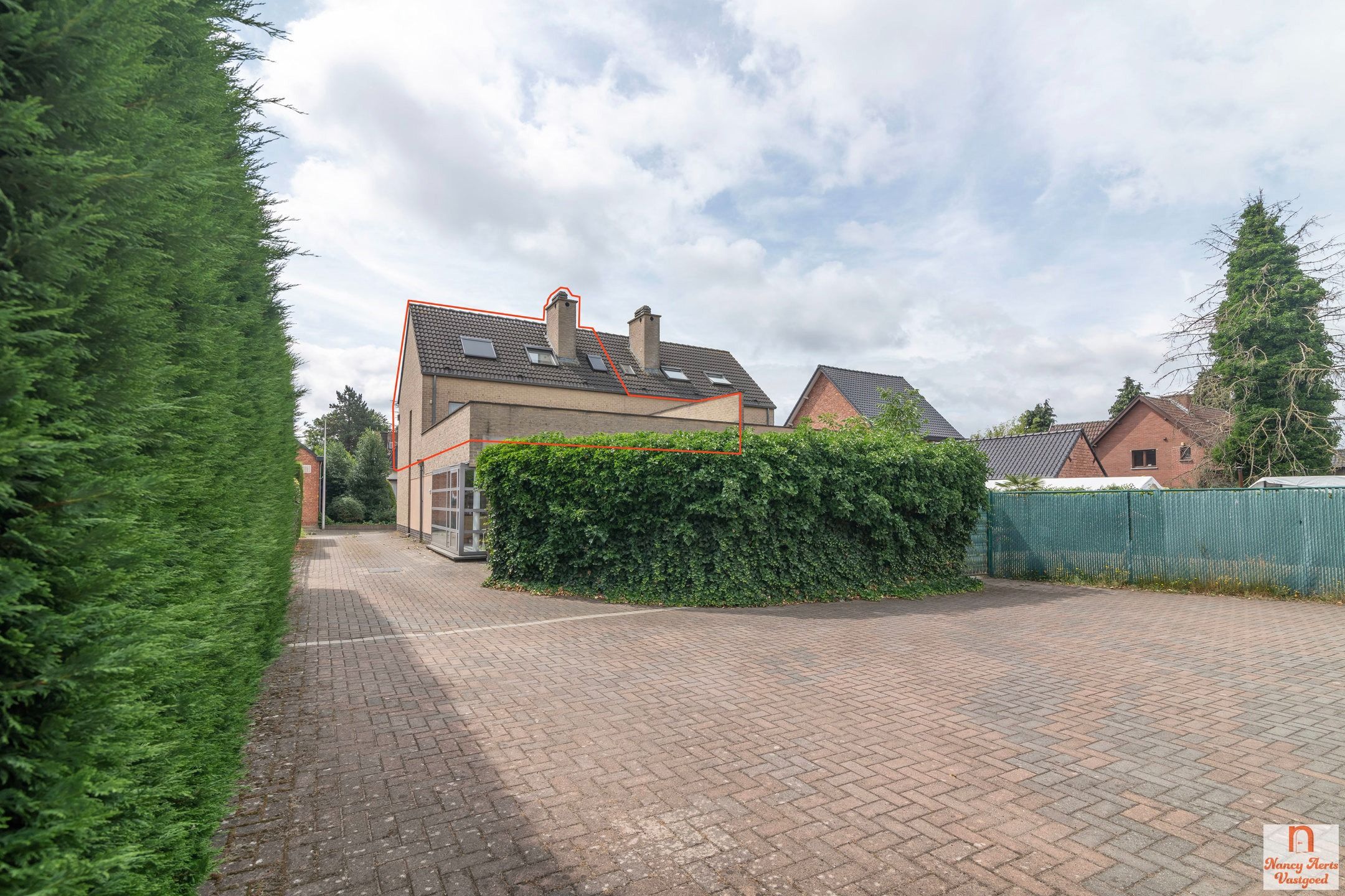 Lichtrijk duplexappartement met grote kelder en mega terras foto 33