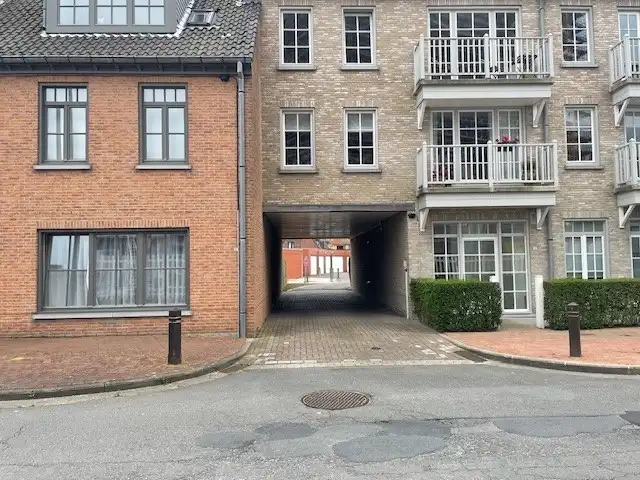 Garage te koop foto {{pictureIndex}}