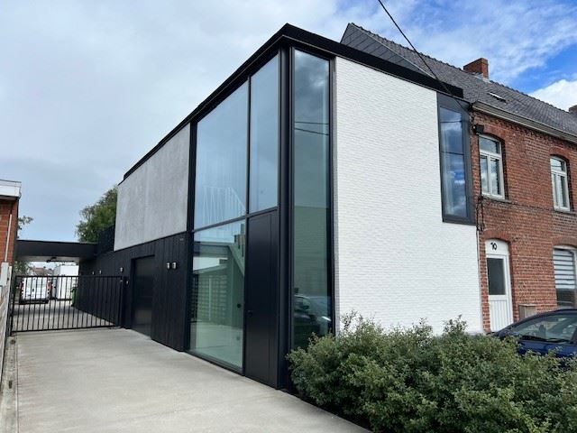 Moderne energiezuinige woning met 1 slaapkamer foto {{pictureIndex}}