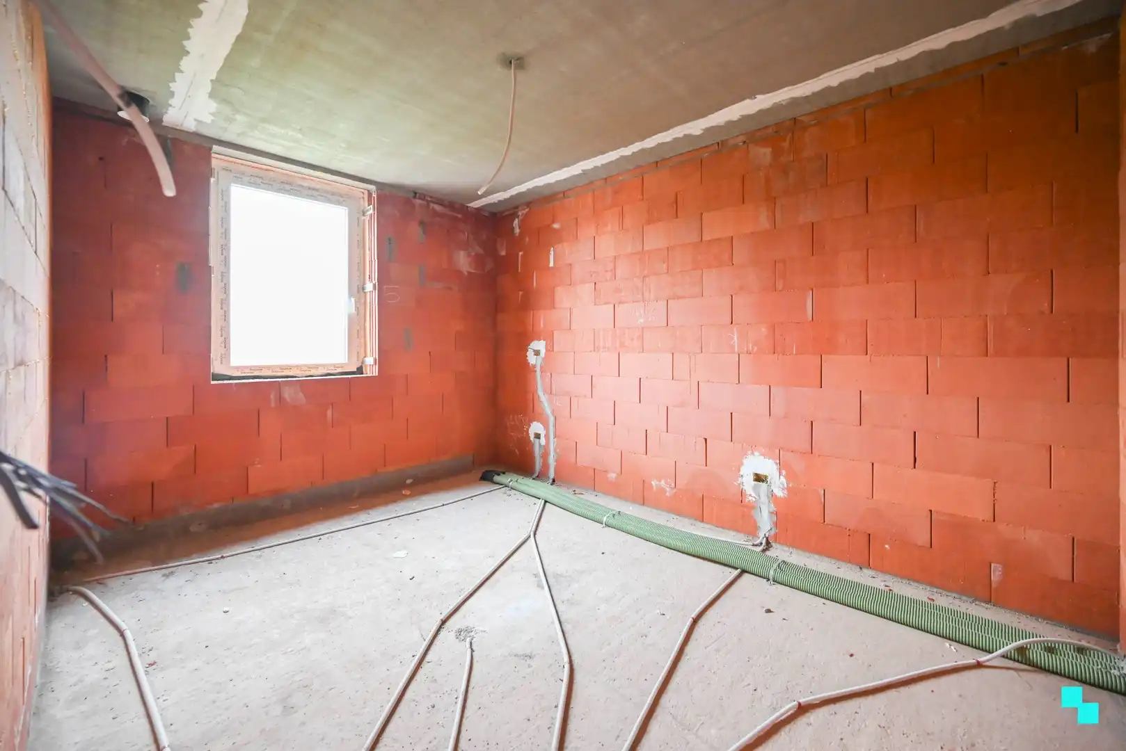 Halfopen nieuwbouwwoning met landelijke verzichten foto 13