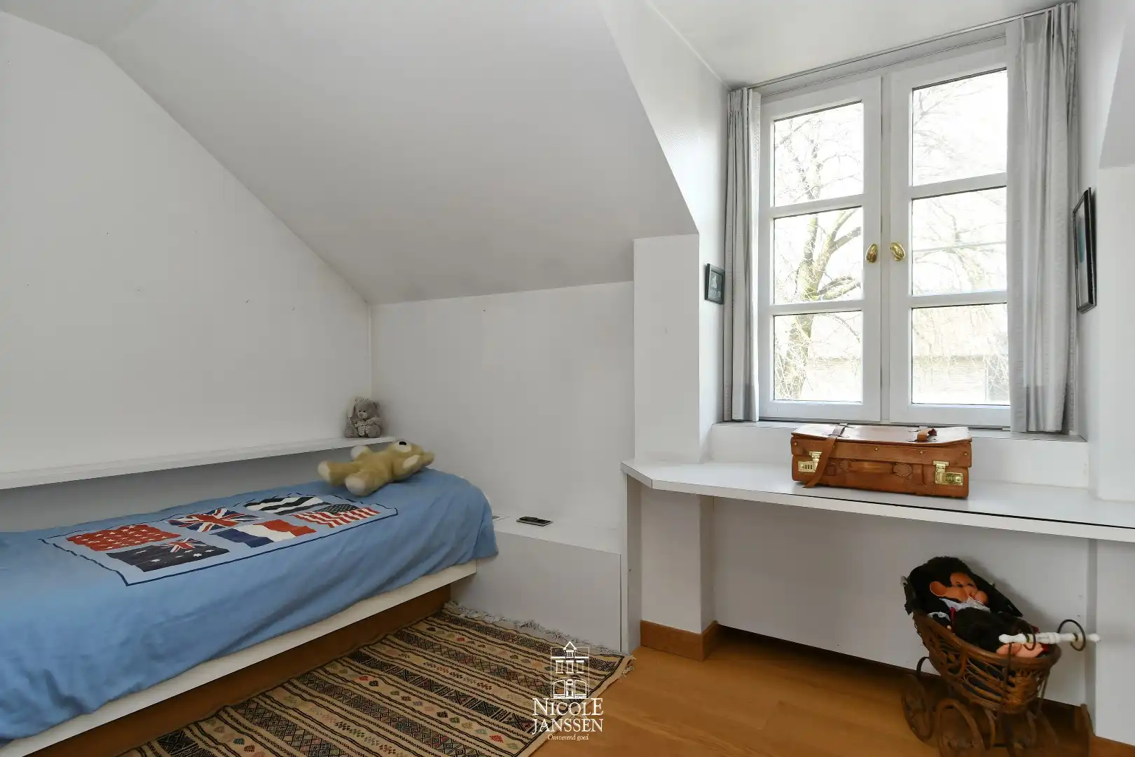 Ruime villa op een royaal perceel foto 22