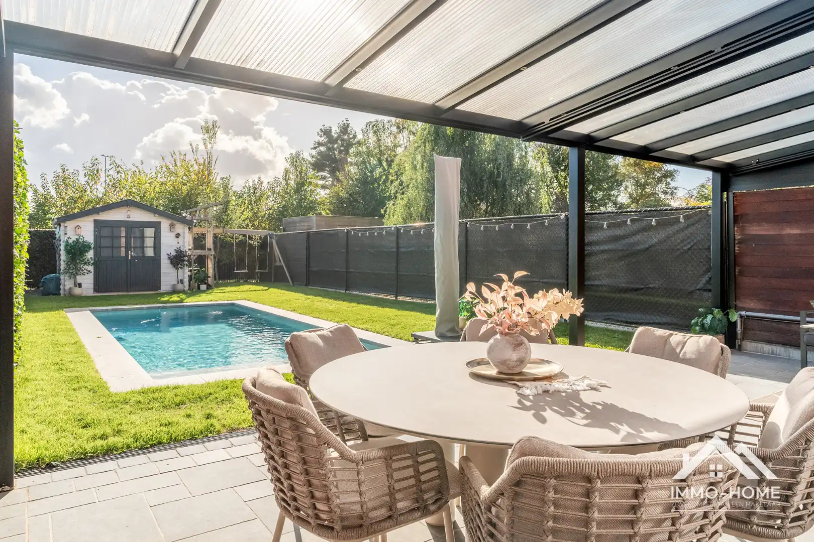 Prachtige instapklare woning met zwembad!  foto 5