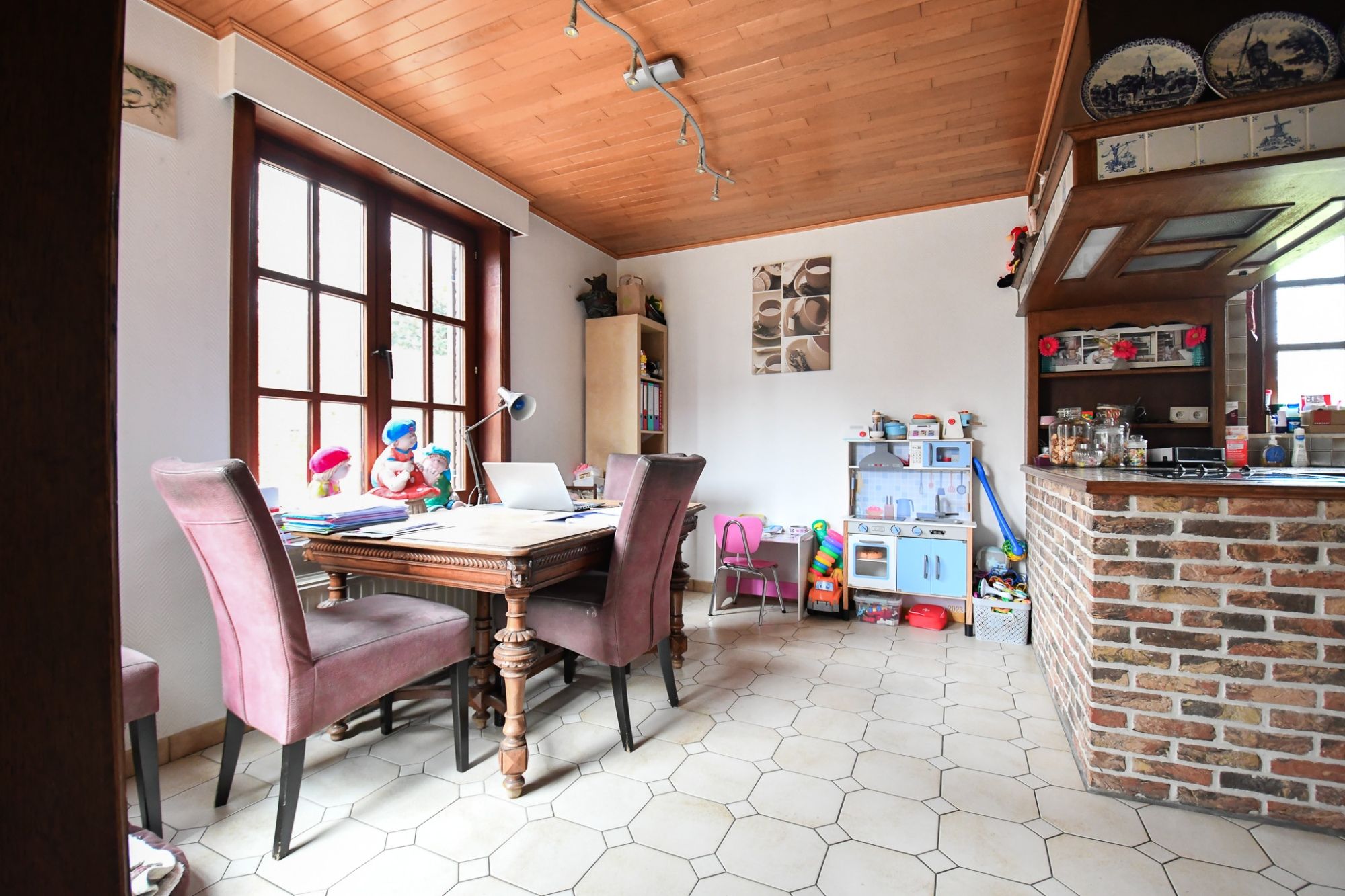 RUIME woning met grote tuin & tal van mogelijkheden op gunstige ligging foto 13