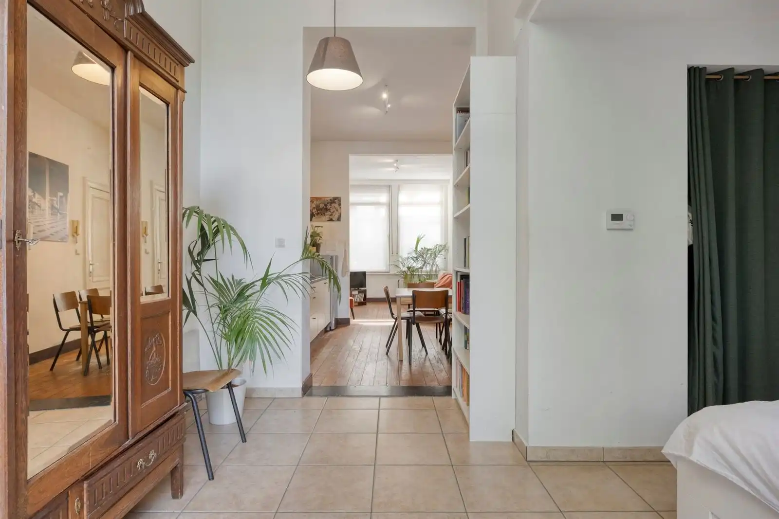Instapklaar 1-slpk appartement met tuin foto 9