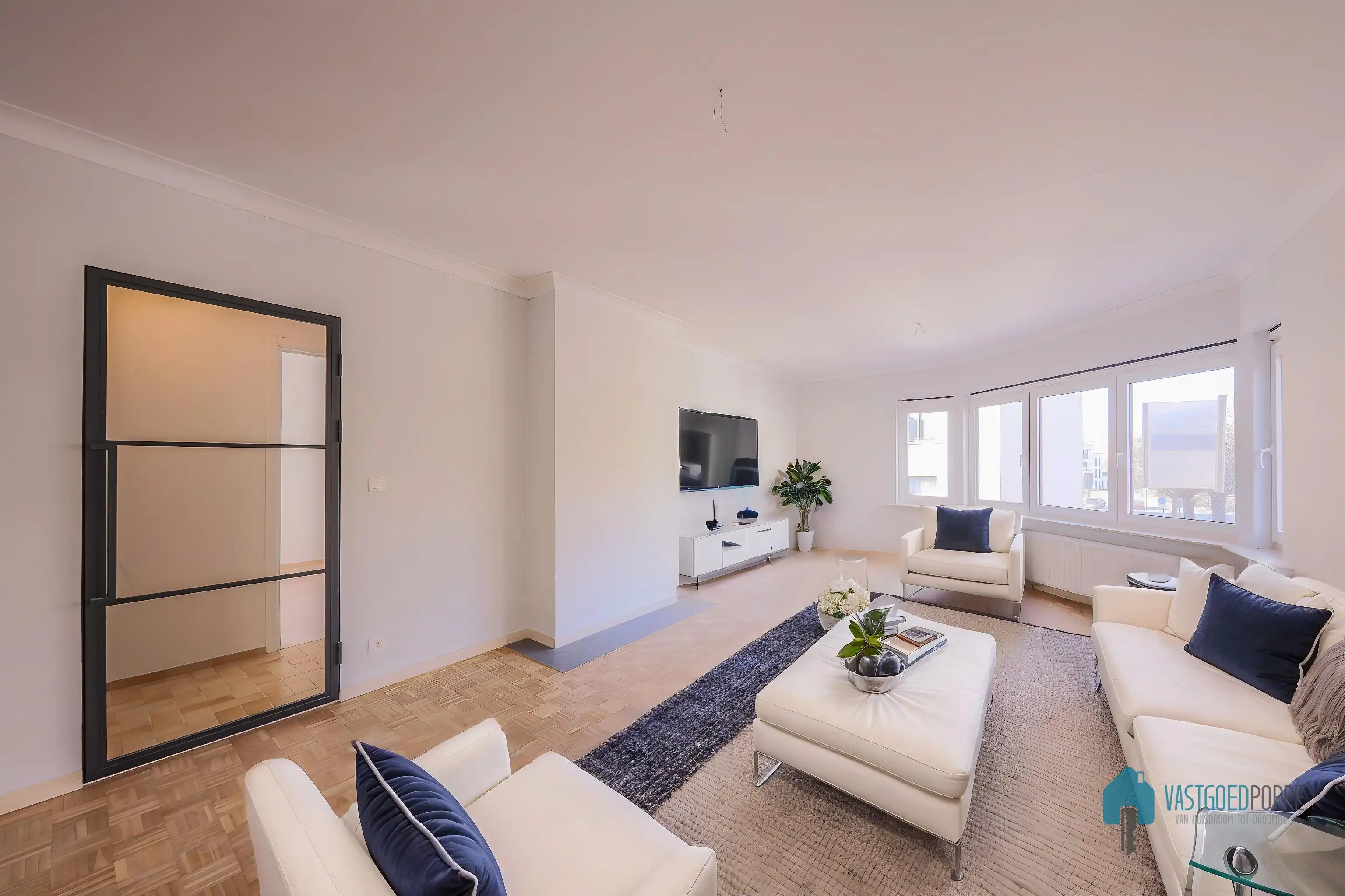 Ruim gerenoveerd appartement met zuid-gericht terras foto 6