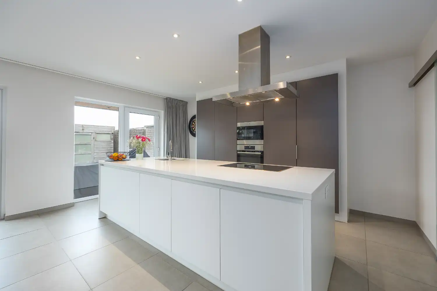 Instapklare halfopen bebouwing in rustige woonwijk te Bredene foto 8