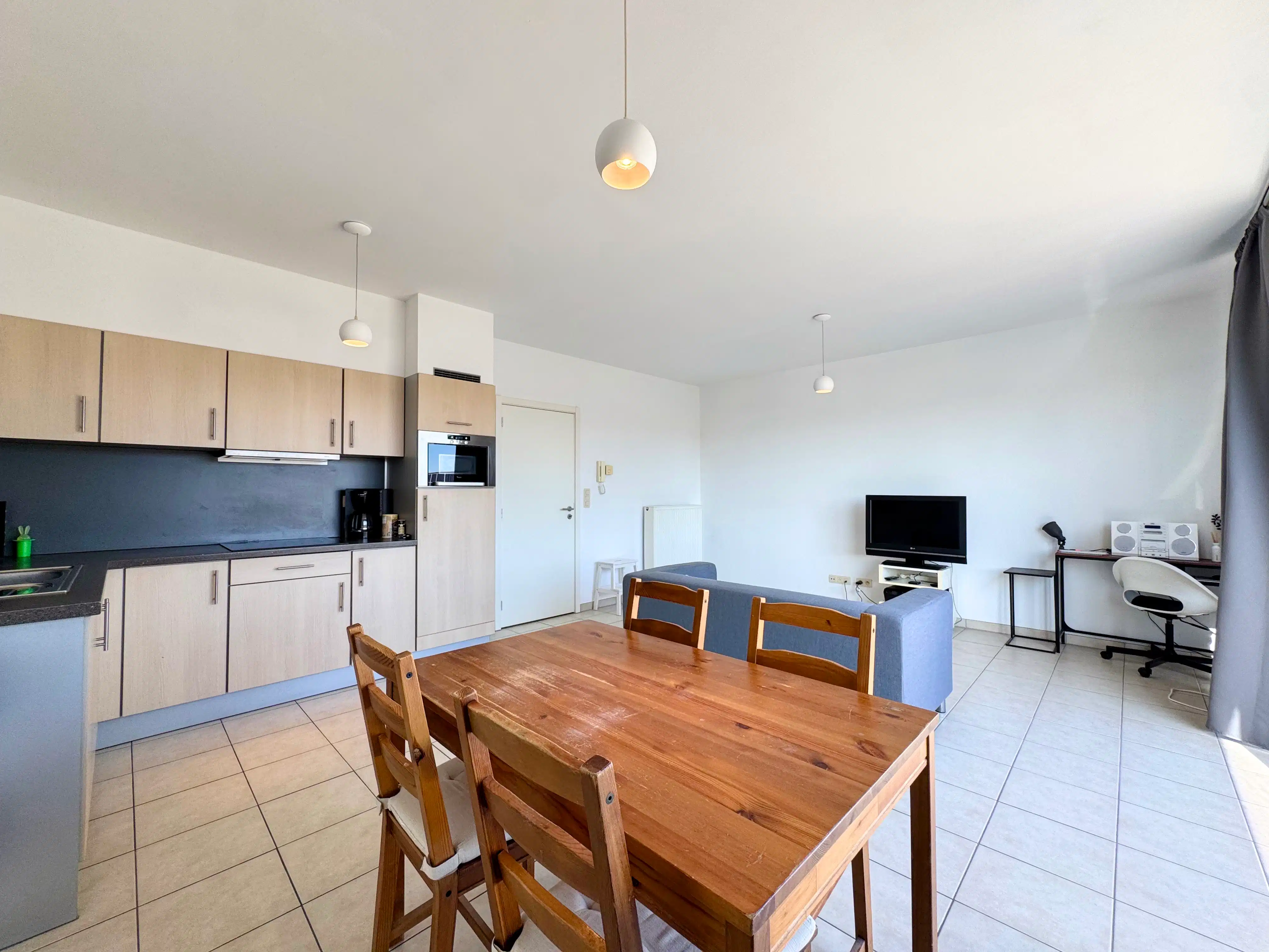 Lichtrijk 1-slaapkamerappartement met ruim terras in Bilzen-Hoeselt foto 4