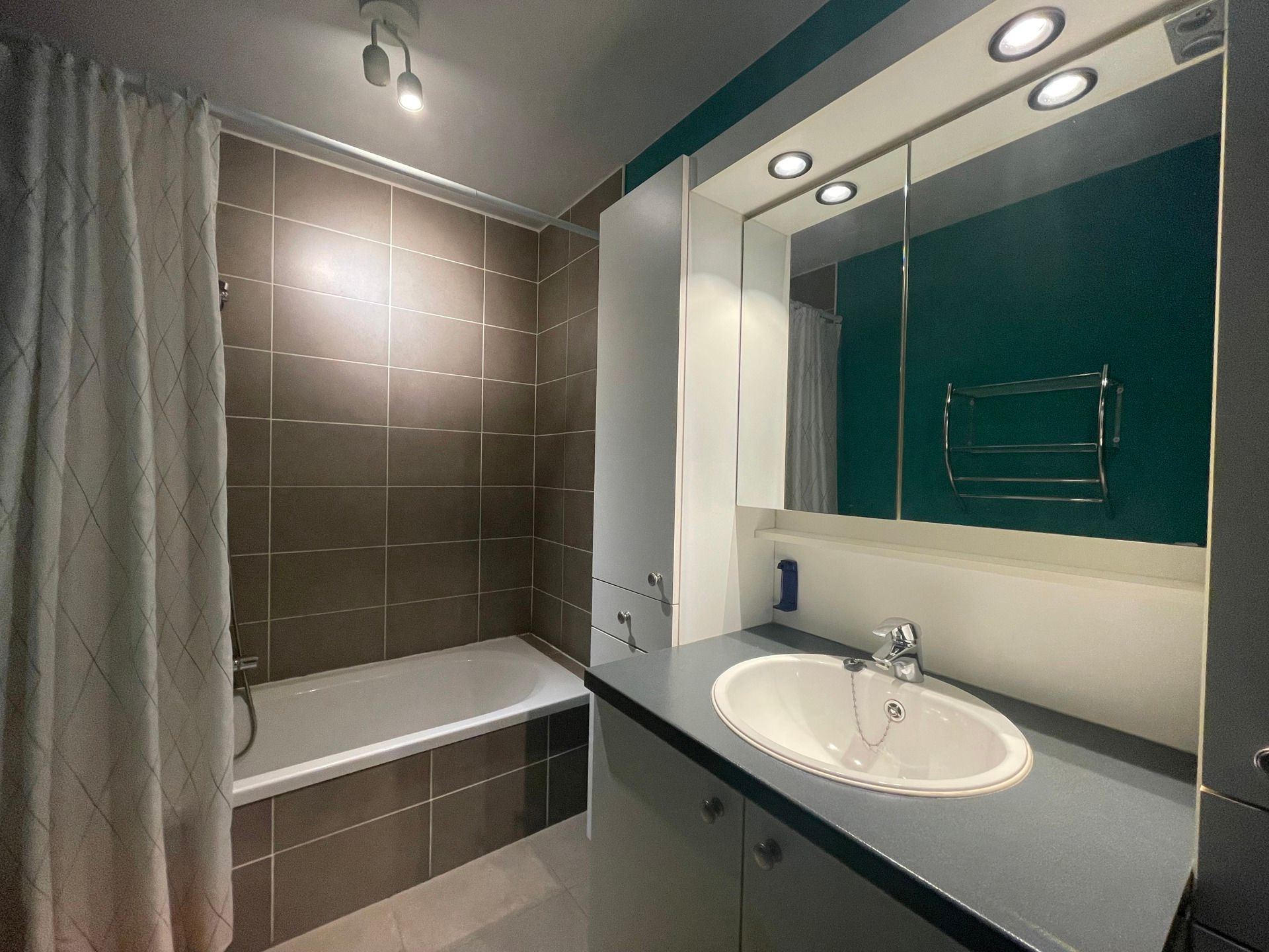Ruim gelijkvloers appartement met tuin foto 5