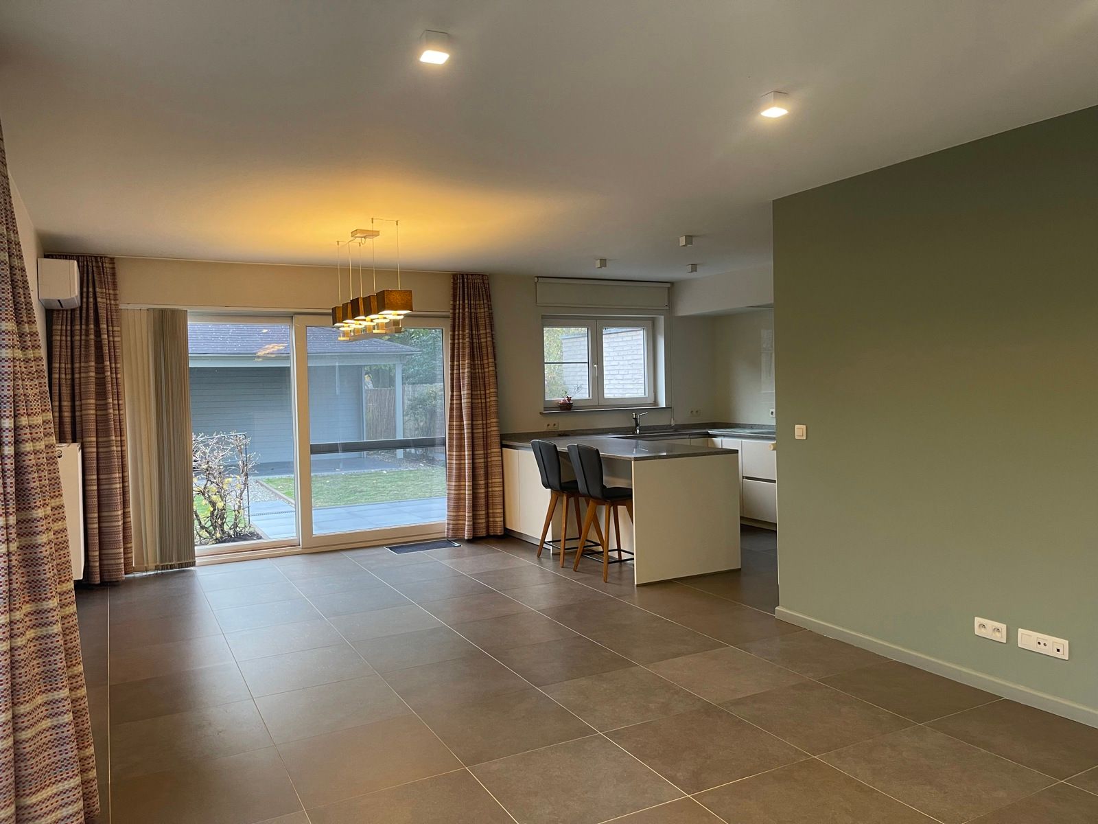 Moderne halfopen bebouwing met 3 slpks en tuin in Moerzeke foto 3