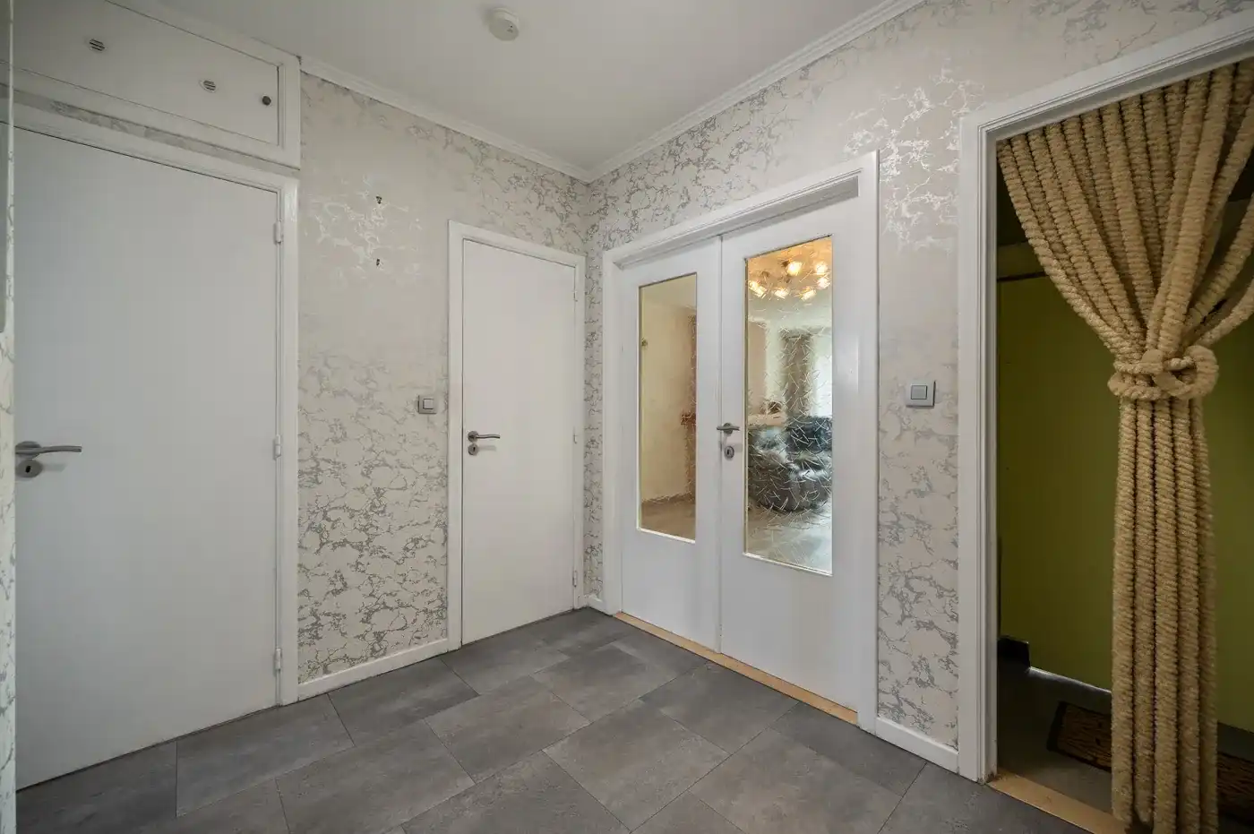 Instapklaar 2-slaapkamer appartement met garage in het hart van Tienen foto 4
