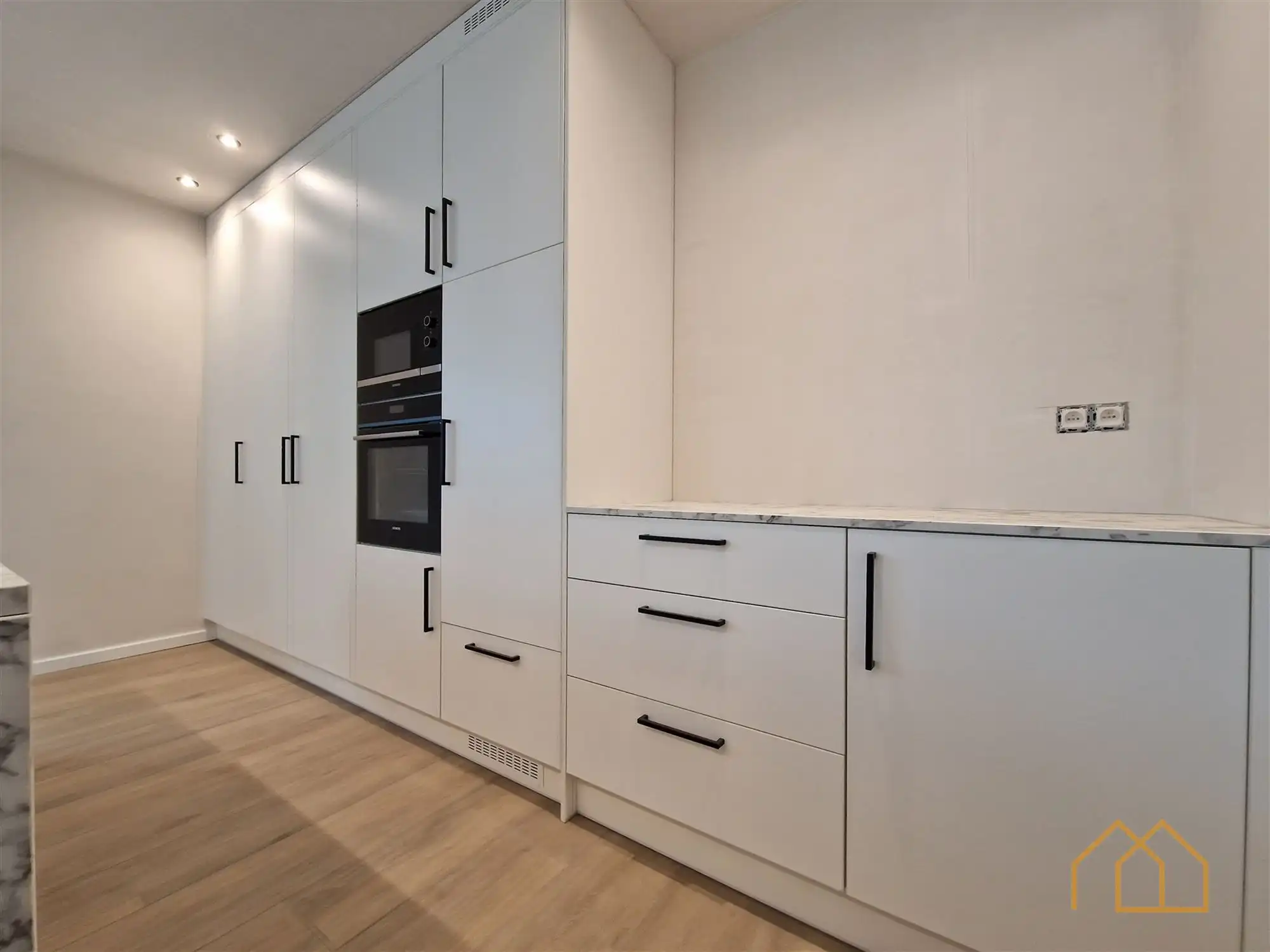 Moderne nieuwbouw met tuin en 3slk foto 6