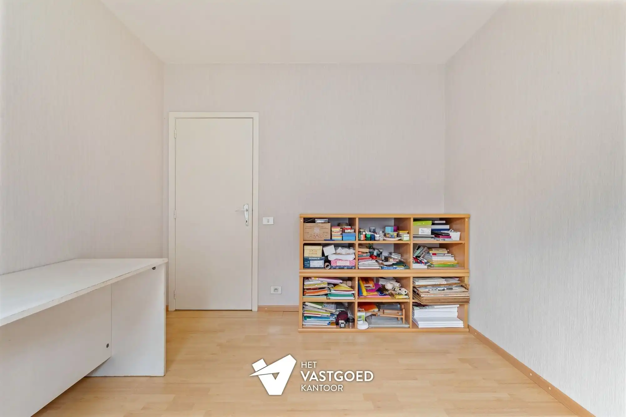 INSTAPKLARE, GELIIJKVLOERSE WONING OP TOP-LIGGING TEGEN NATUURGEBIED IN DOODLOPENDE STRAAT foto 13