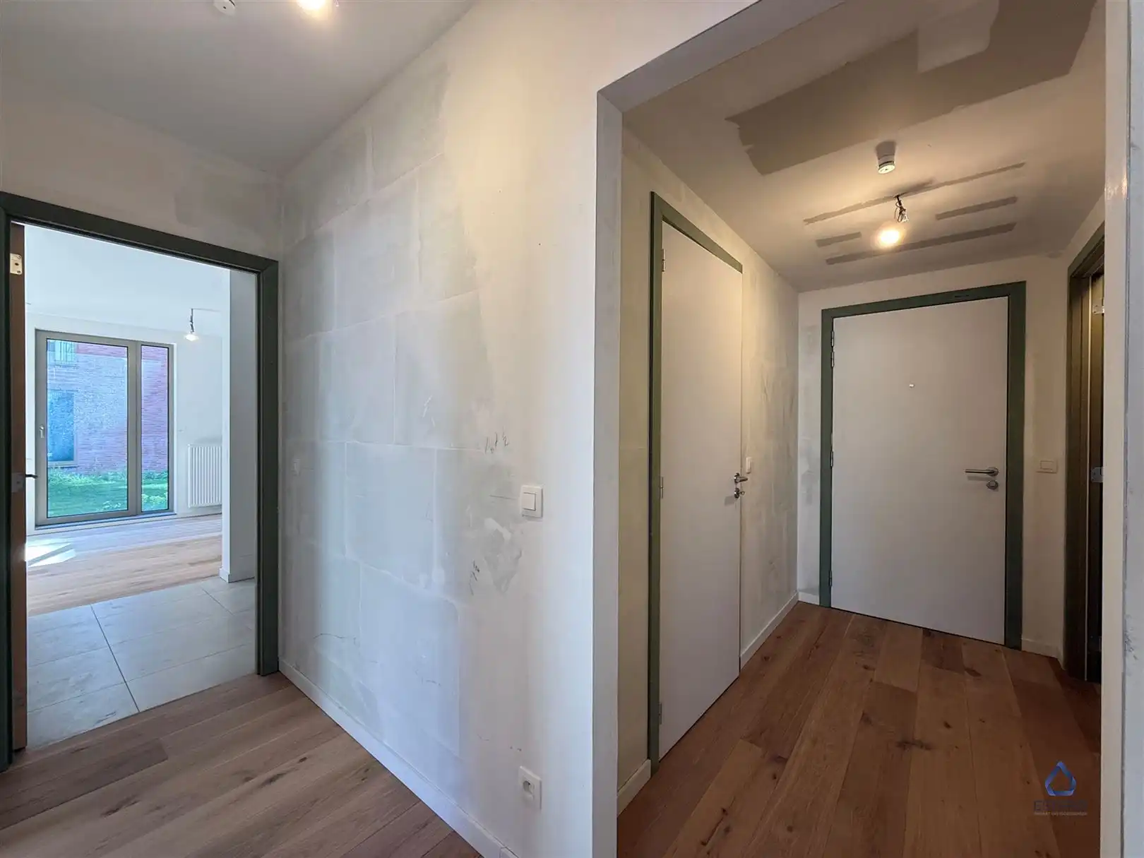 Modern nieuwbouwappt 2-SLK met terras te Tour & Taxis foto 4