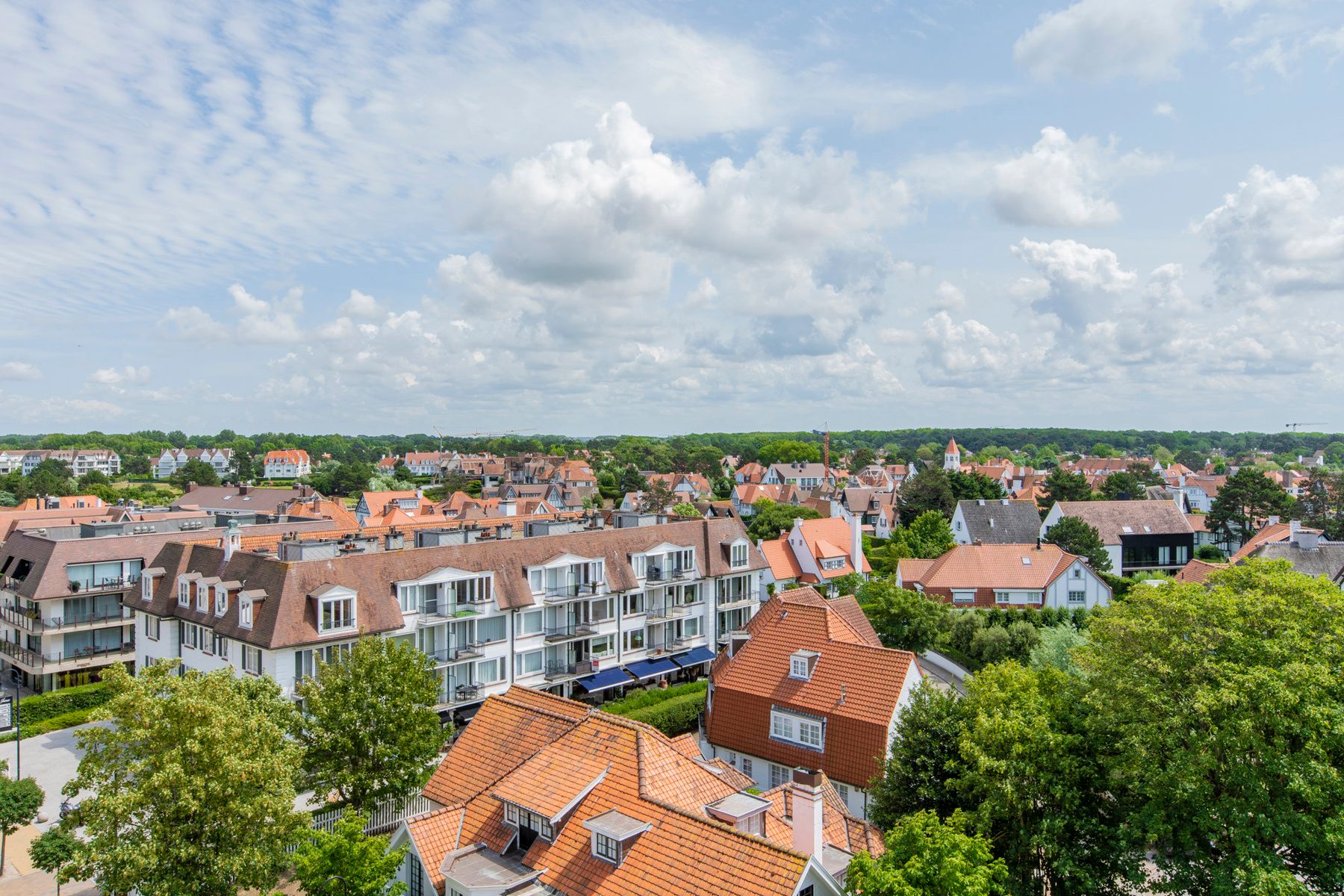 Nieuwbouw duplex penthouse met 2 zonneterrassen in hartje Zoute. foto 24