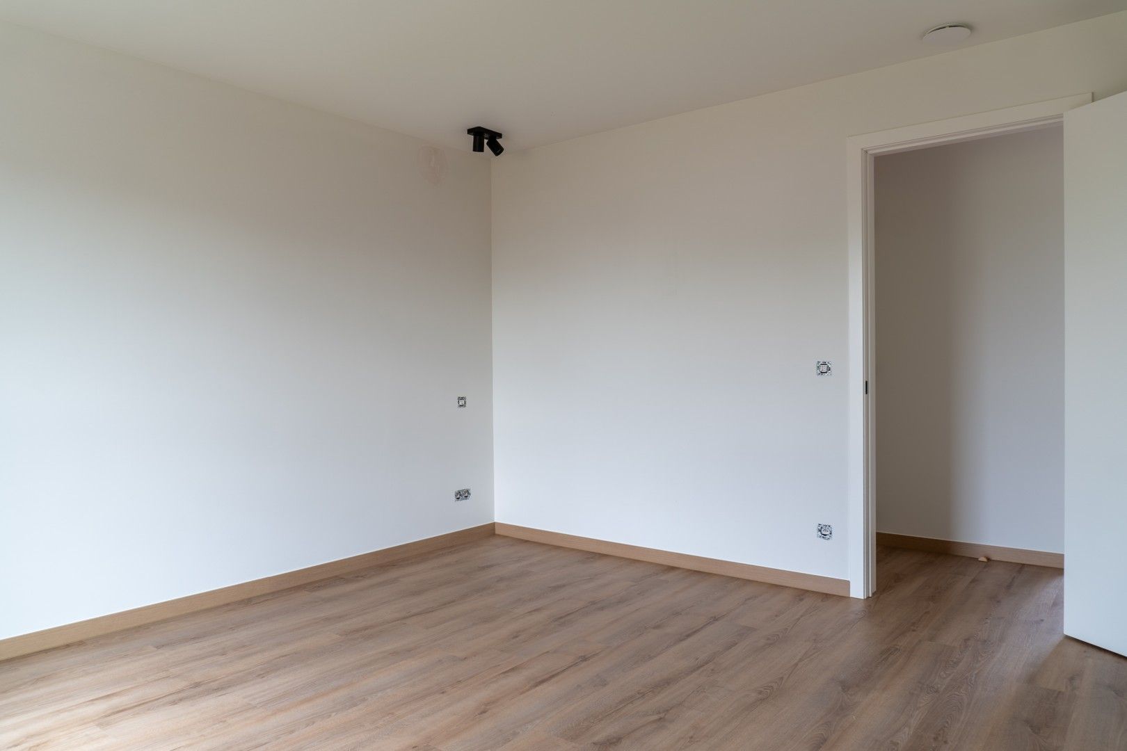 Halfopen nieuwbouwwoning gelegen te Diepenbeek foto 24
