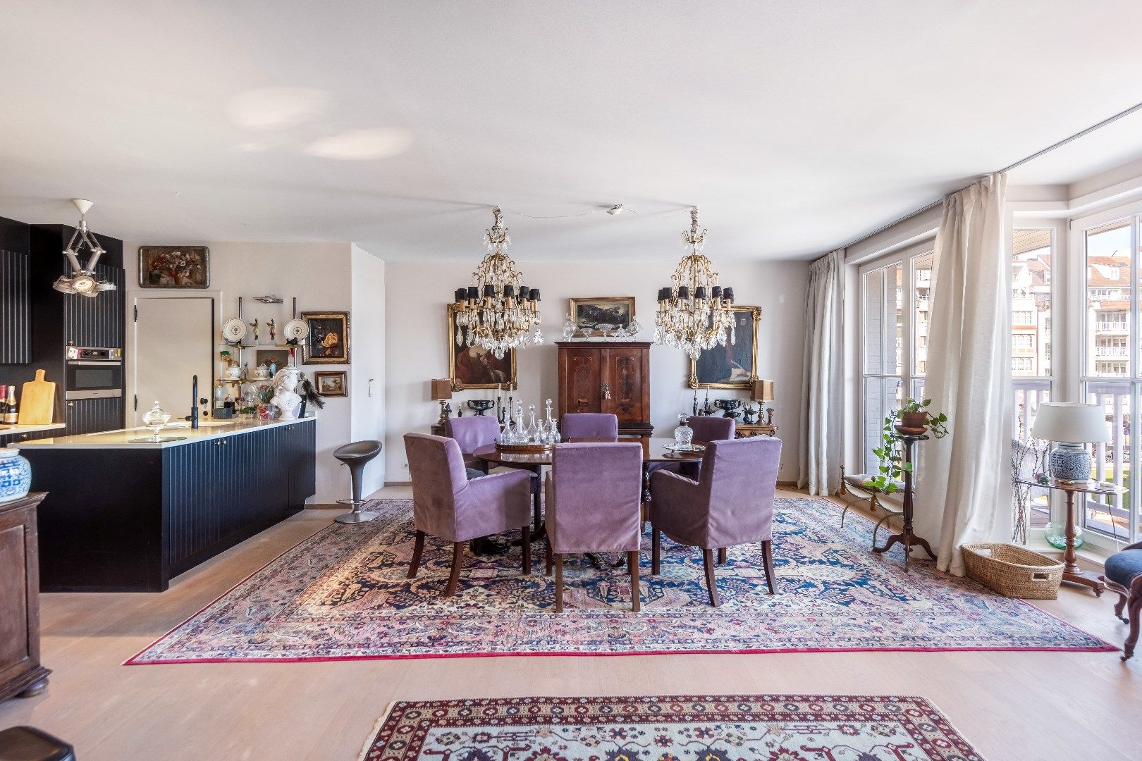 Ruim appartement (ca. 180m²) met een gevelbreedte van meer dan 13 meter, rustig gelegen, in het centrum tegenover de H. Hartkerk. foto 10