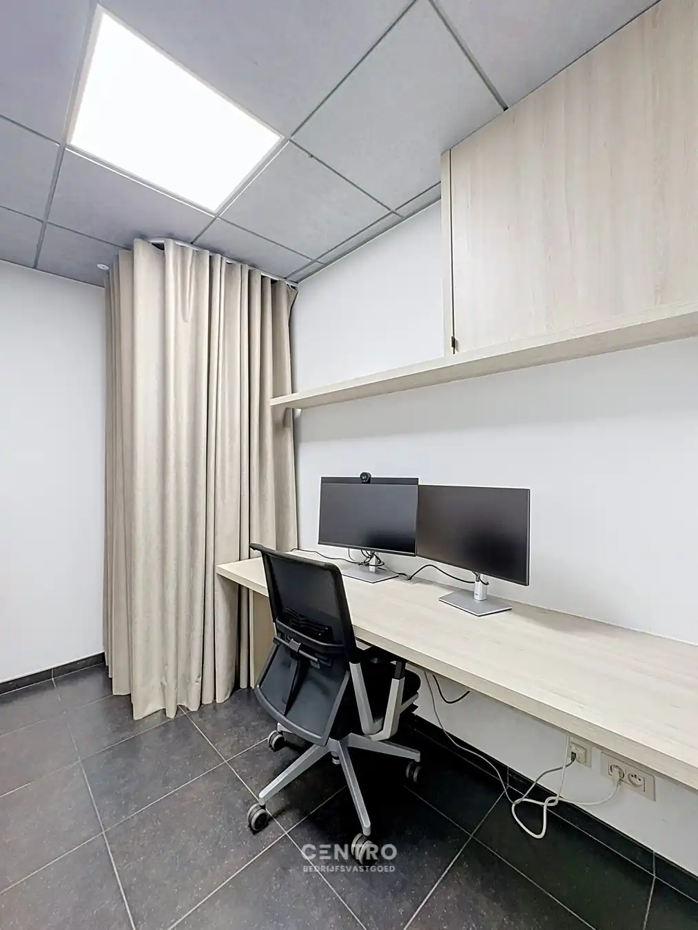 Prachtig afgewerkte kantoorruimte op interessante ligging! foto 28