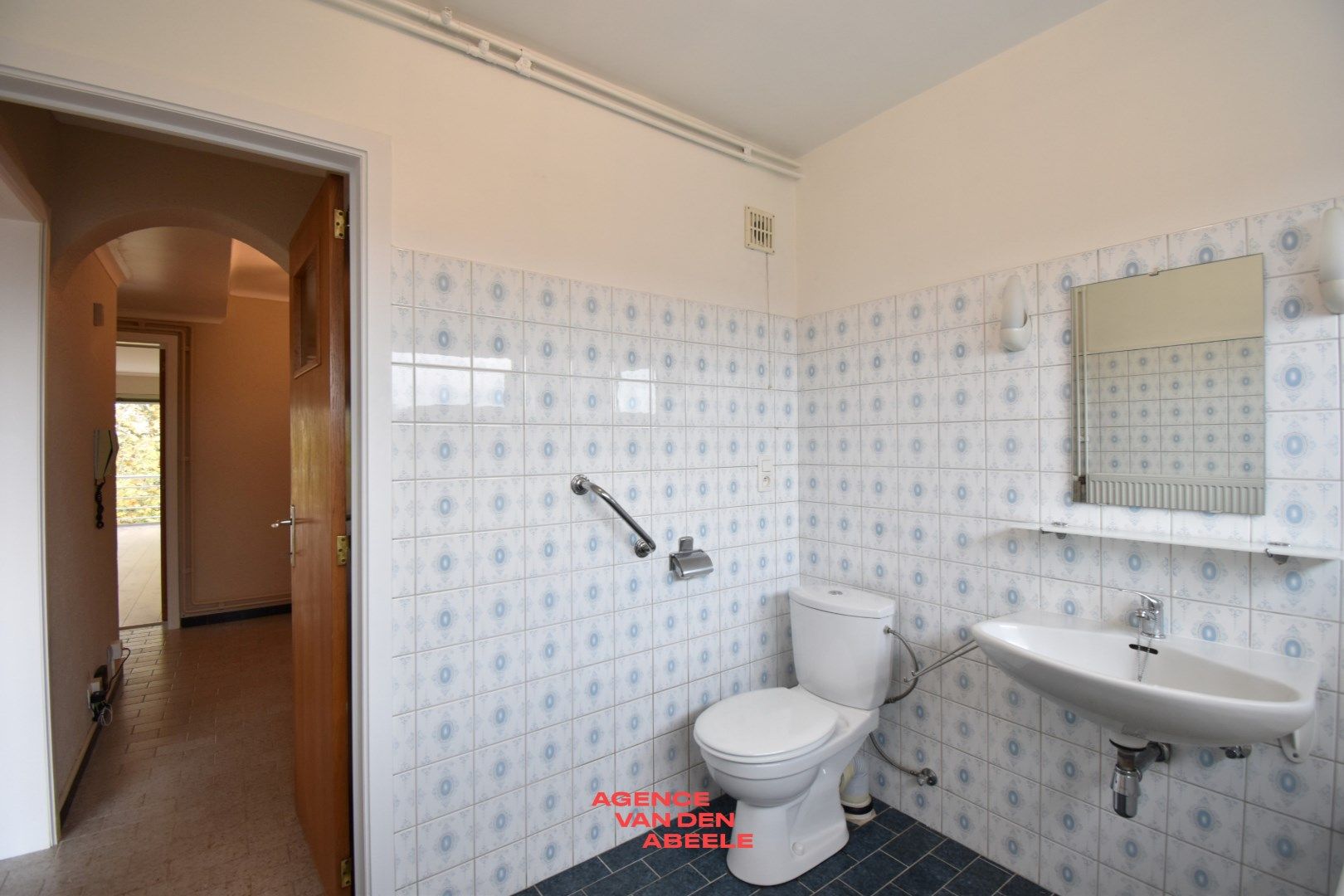 Appartement met 2 slaapkamers en garage te Christus Koning foto 17