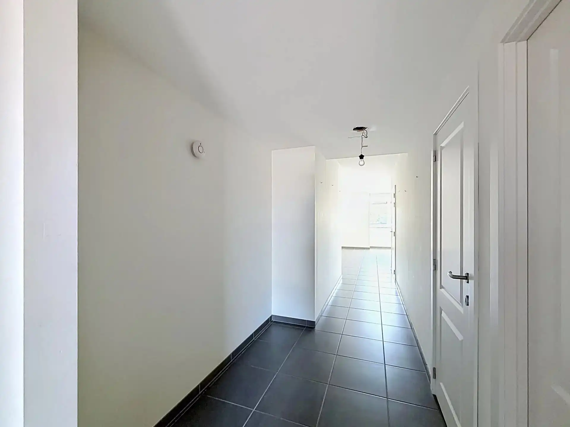 Ruim energiezuinig en verzorgd appartement met 2 slaapkamers en terras. foto 9