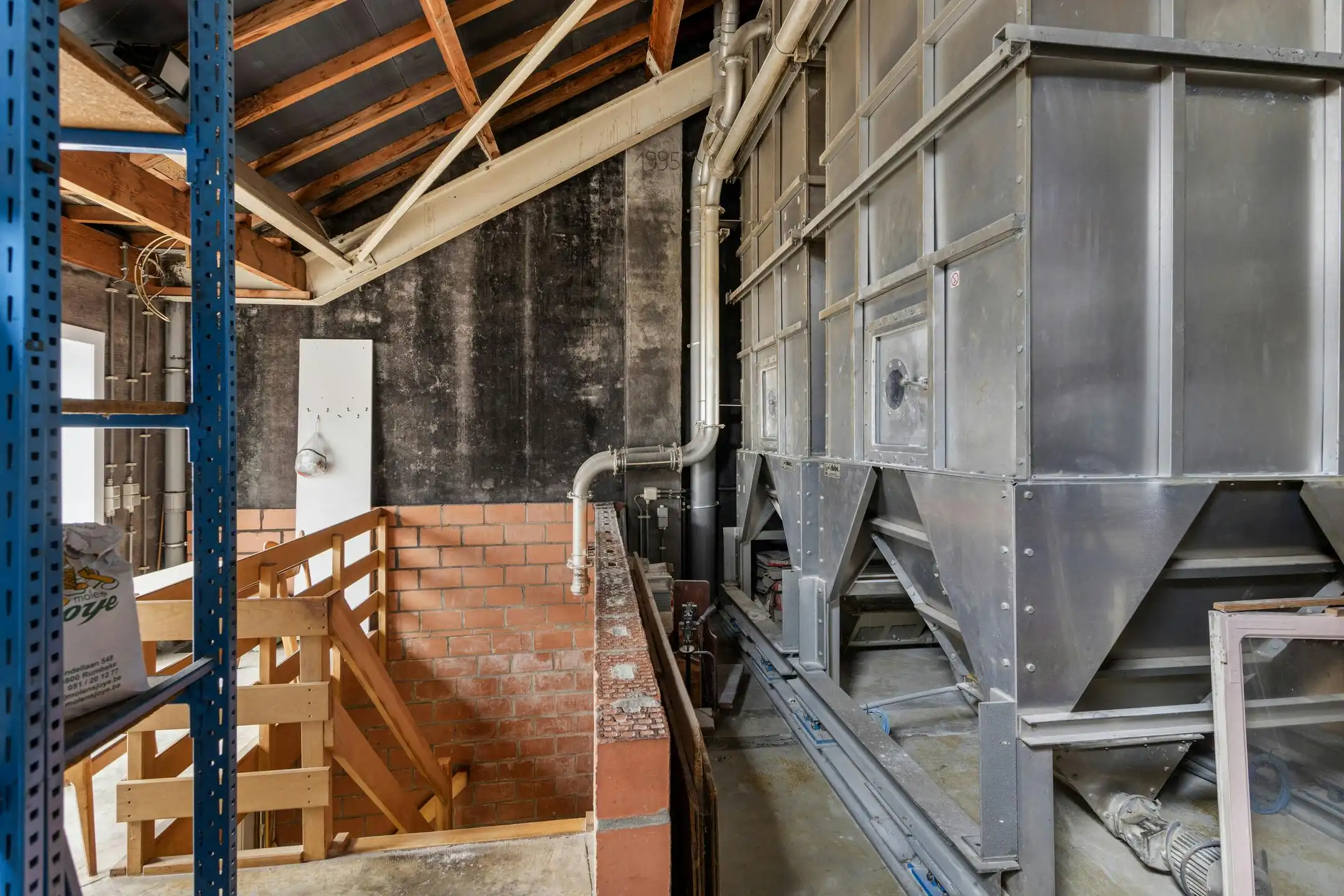 Centrumwoning met handelsruimte te koop in Beveren-Leie foto 18