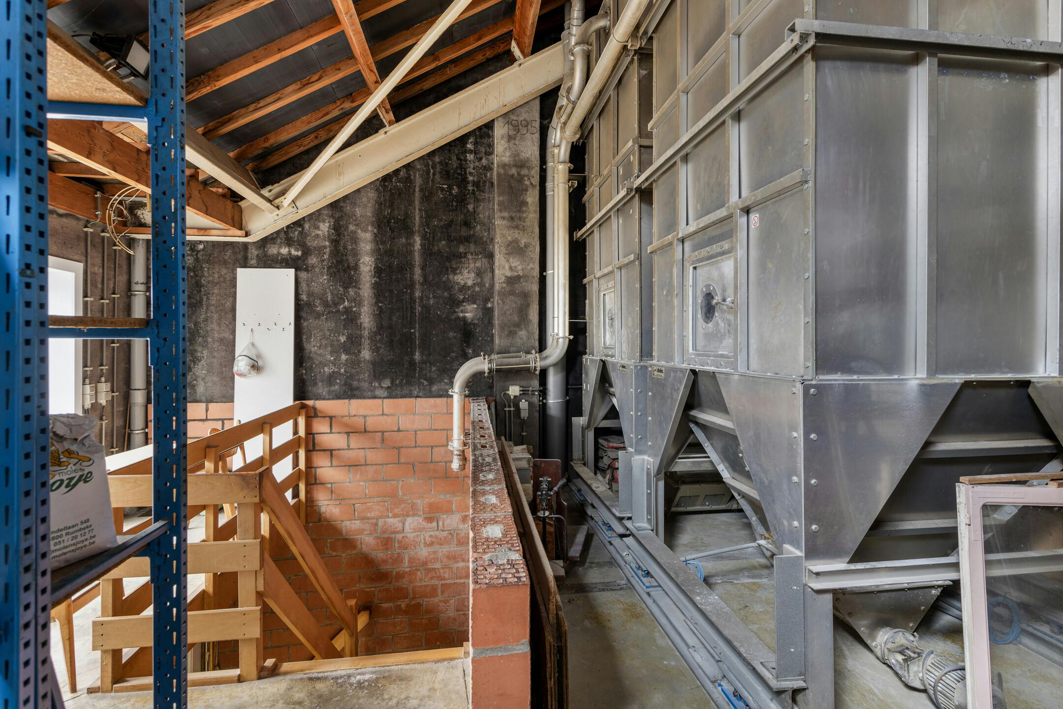 Centrumwoning met handelsruimte te koop in Beveren-Leie foto 18