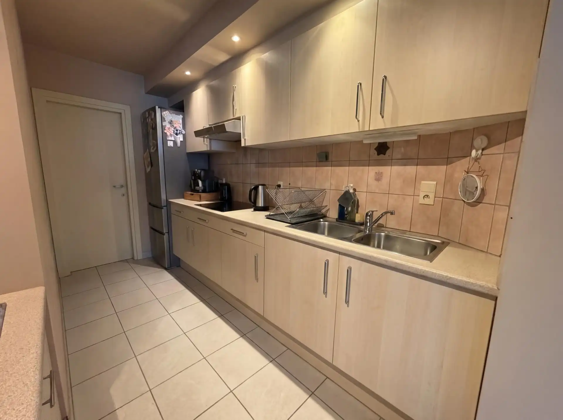 Ruim appartement met twee slaapkamers en terras in centrum Aalst foto 3
