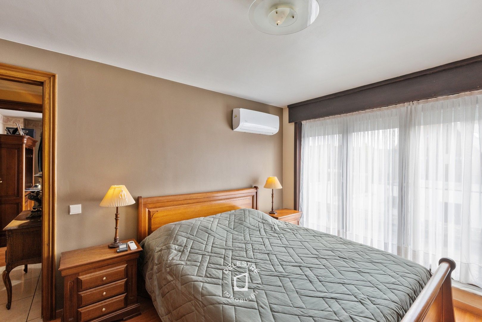 SOLIDE (HANDELS)WONING MET GARAGE BRUSSELBAAN foto 25