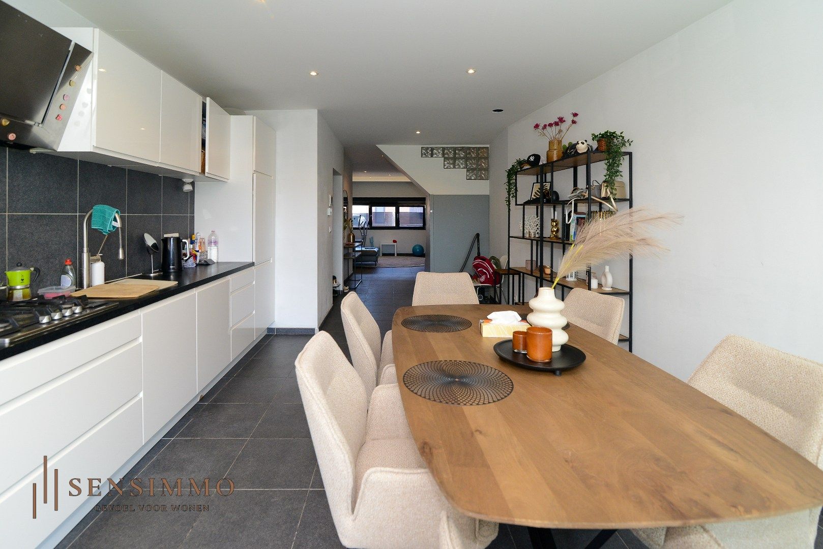 Mooie afgewerkt triplex met 3 slaapkamers, terras en parking foto 7