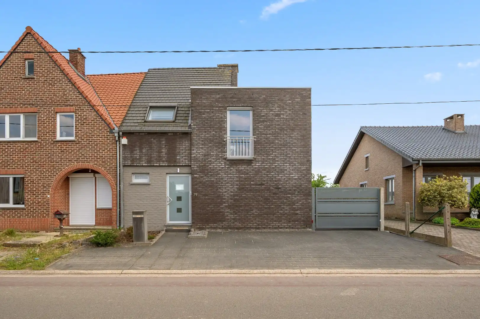 Mooie instapklare woning met tuin, terras, garage en 4 slpks foto 2