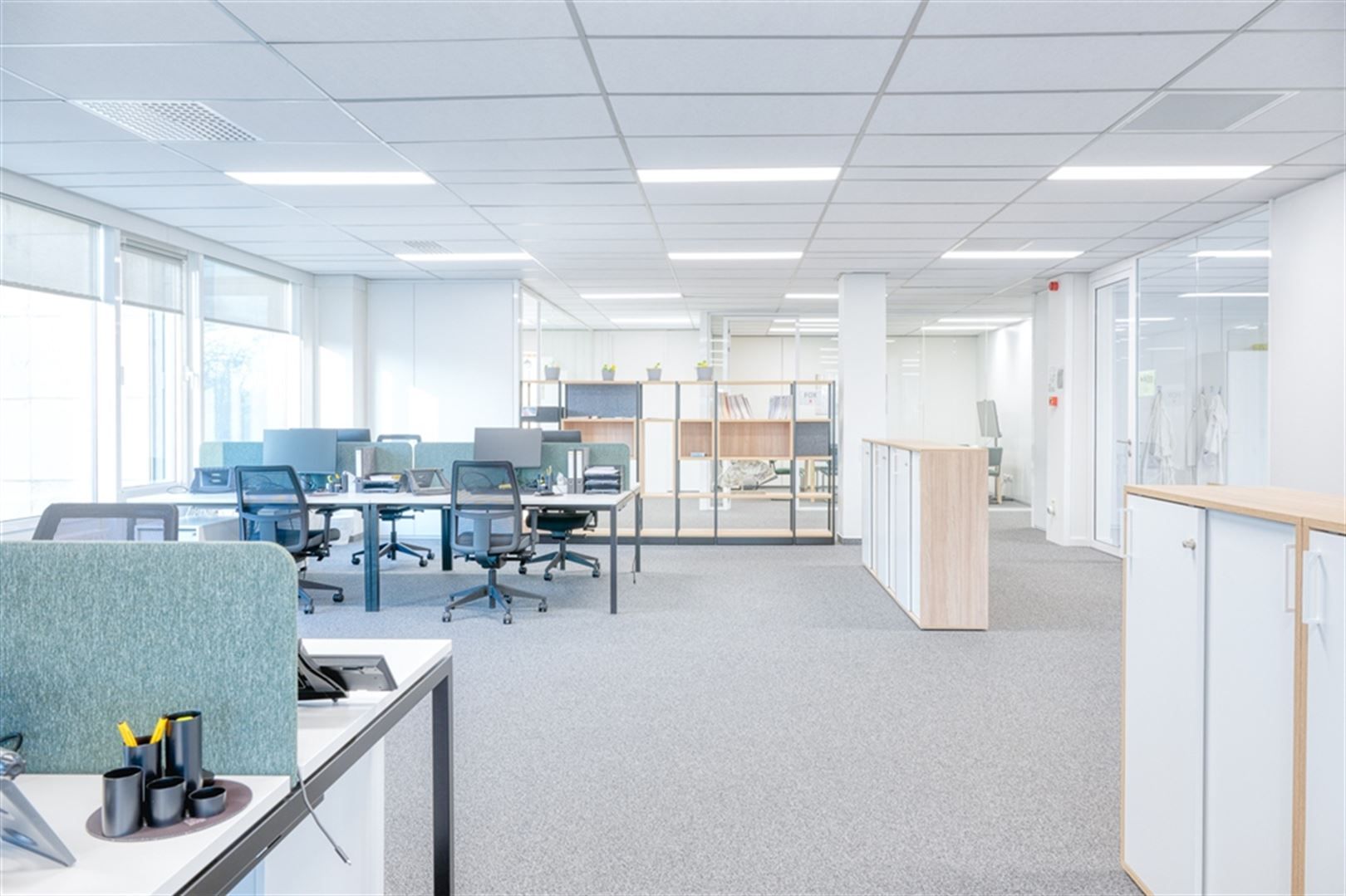 Gelegen aan het klaverblad (E40/E17) foto 6