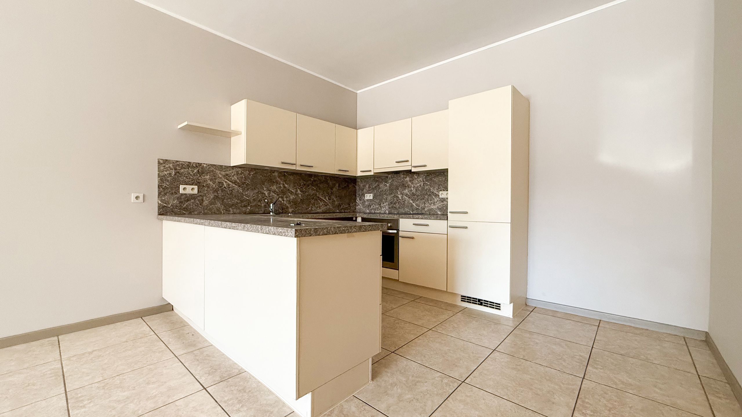 Gelijkvloerse appartement met 2 slaapkamers te HZ! foto 3