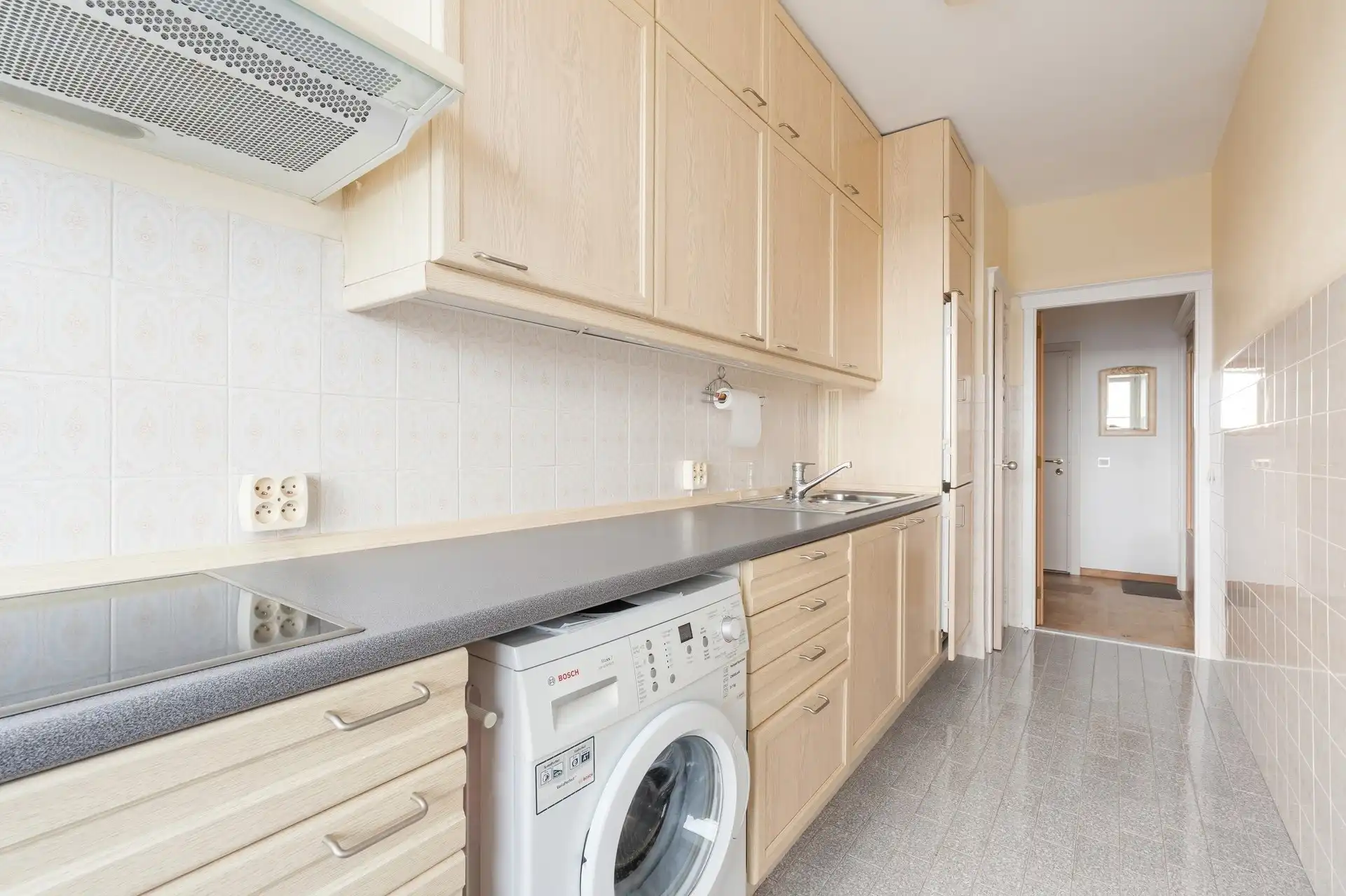Ruim en lichtrijk 2 slaapkamer appartement met prachtig uitzicht in Wilrijk. foto 11