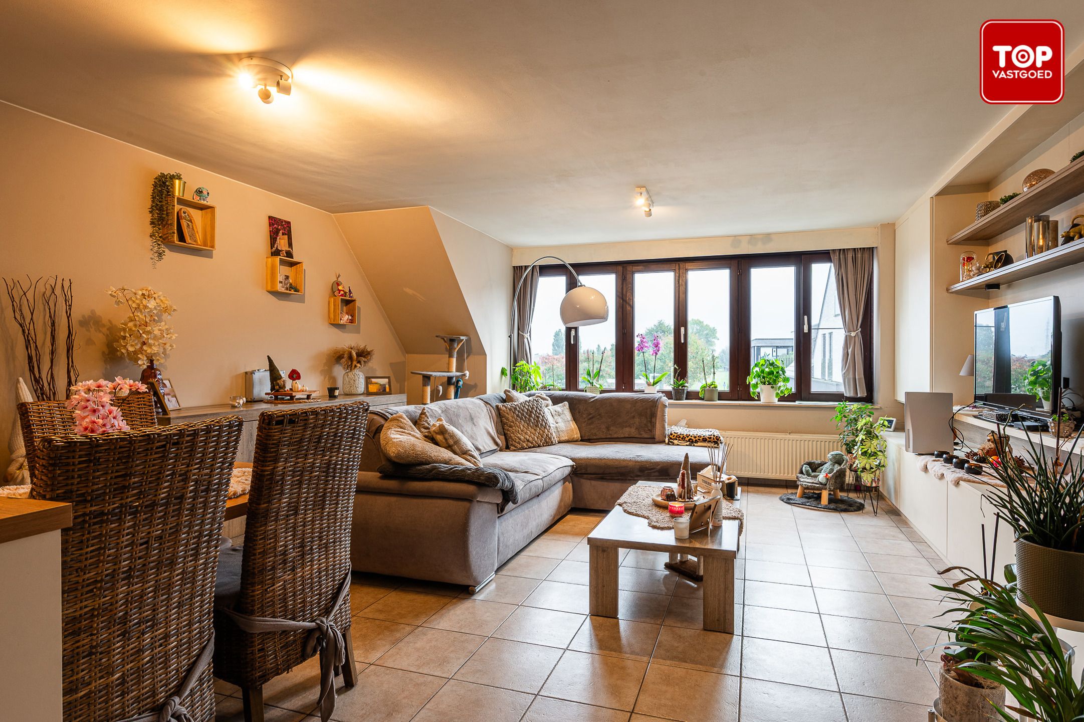 Instapklaar duplexappartement met 2 slaapkamers en garage in centrum Sleidinge foto 5