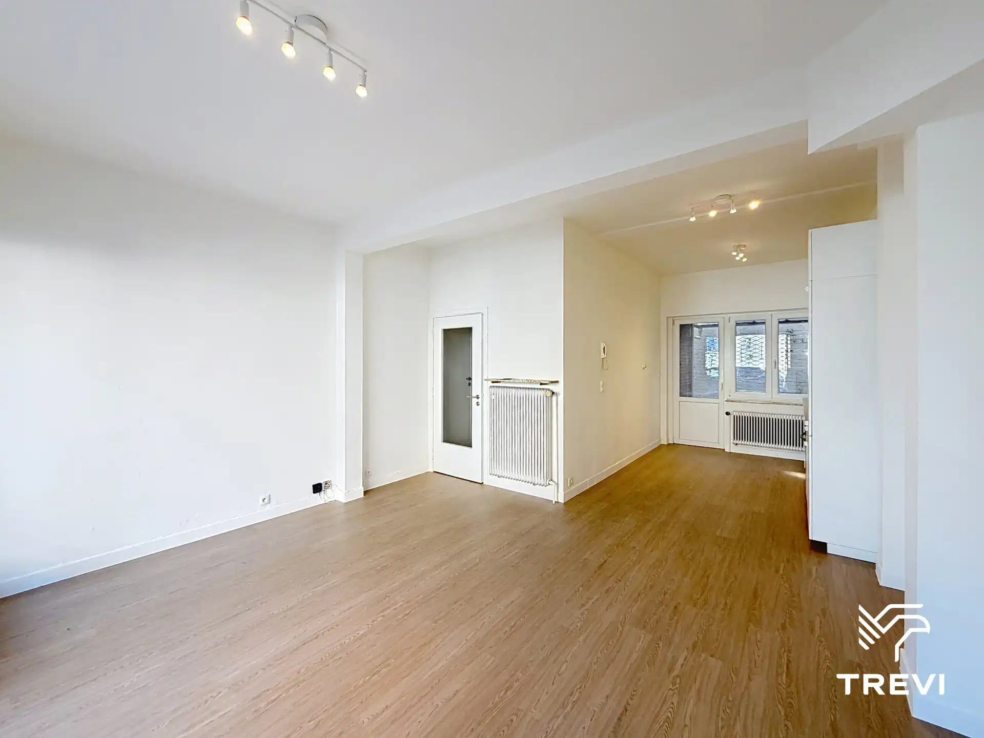 ANDERLECHT – Schitterend gerenoveerd 1-slaapkamerappartement foto 2