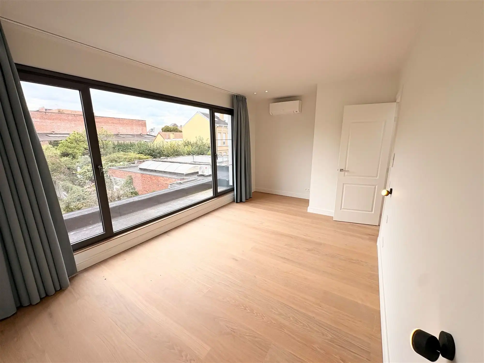 Gerenoveerde herenwoning met 5 slpks in Markgravebuurt. foto 15